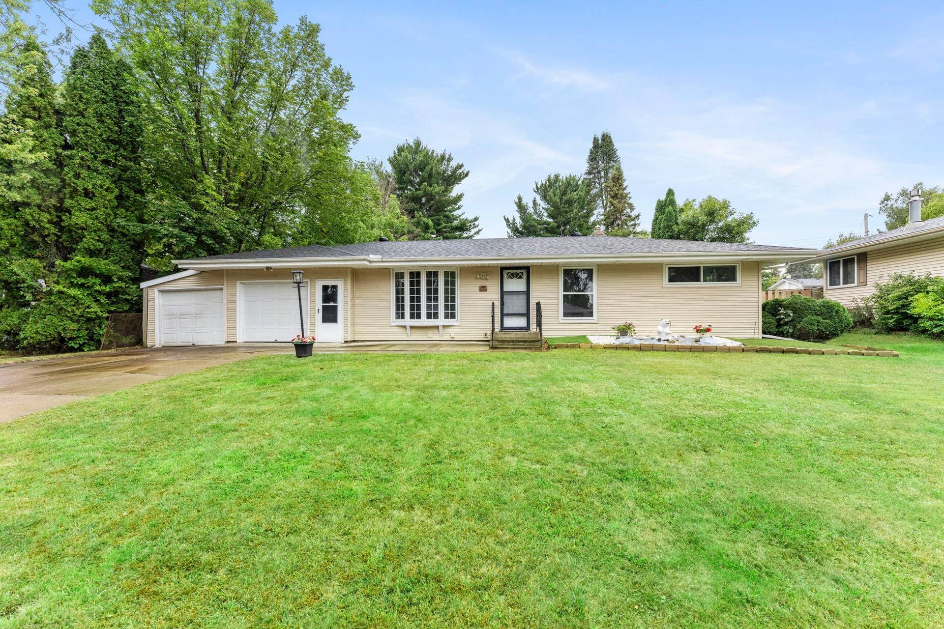3907 Lakewood Avenue, White Bear Lake, MN 55110 3-web-or-mls-3907 Lakewood Ave-139.jpg
