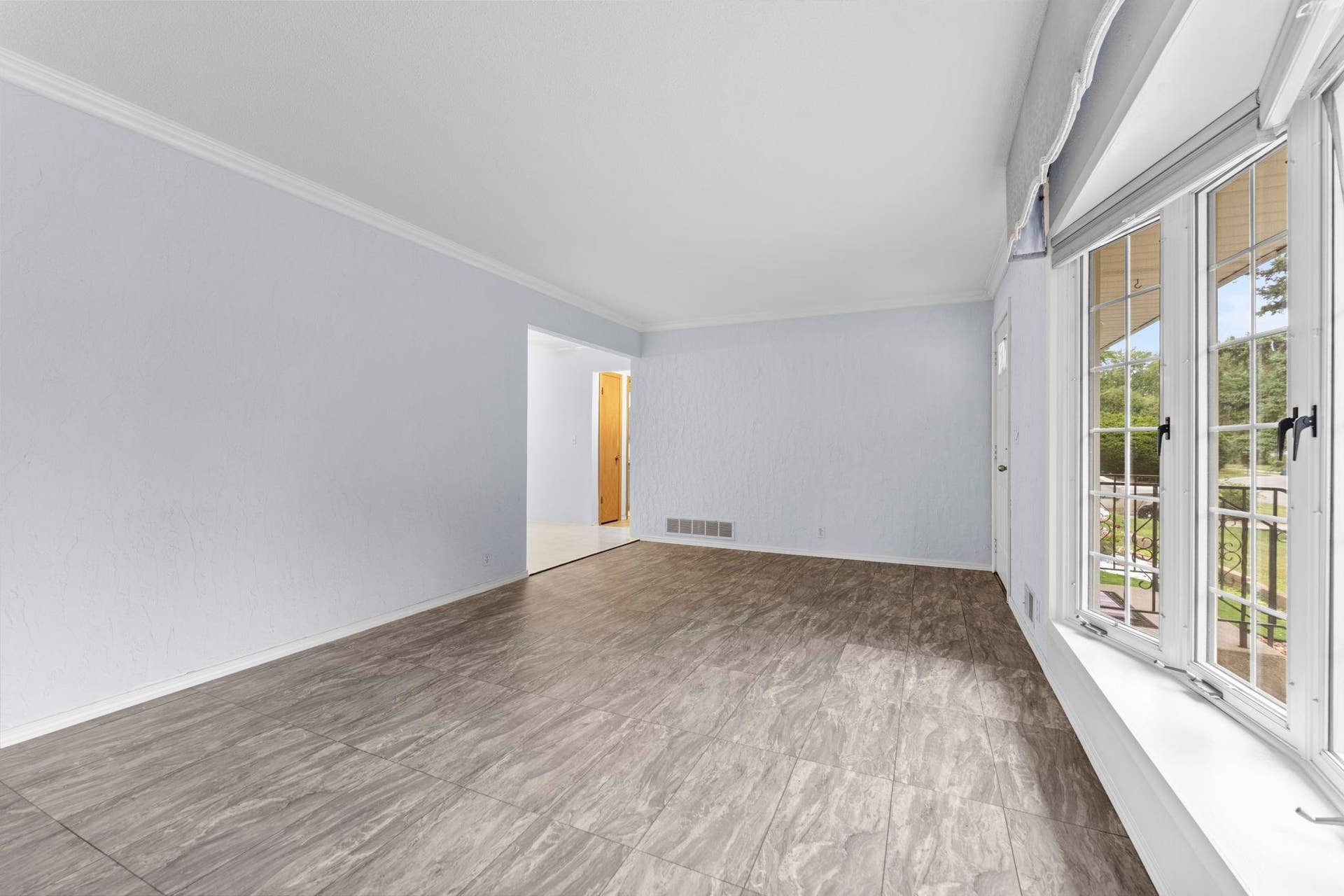 3907 Lakewood Avenue, White Bear Lake, MN 55110 10-web-or-mls-3907 Lakewood Ave-15.jpg