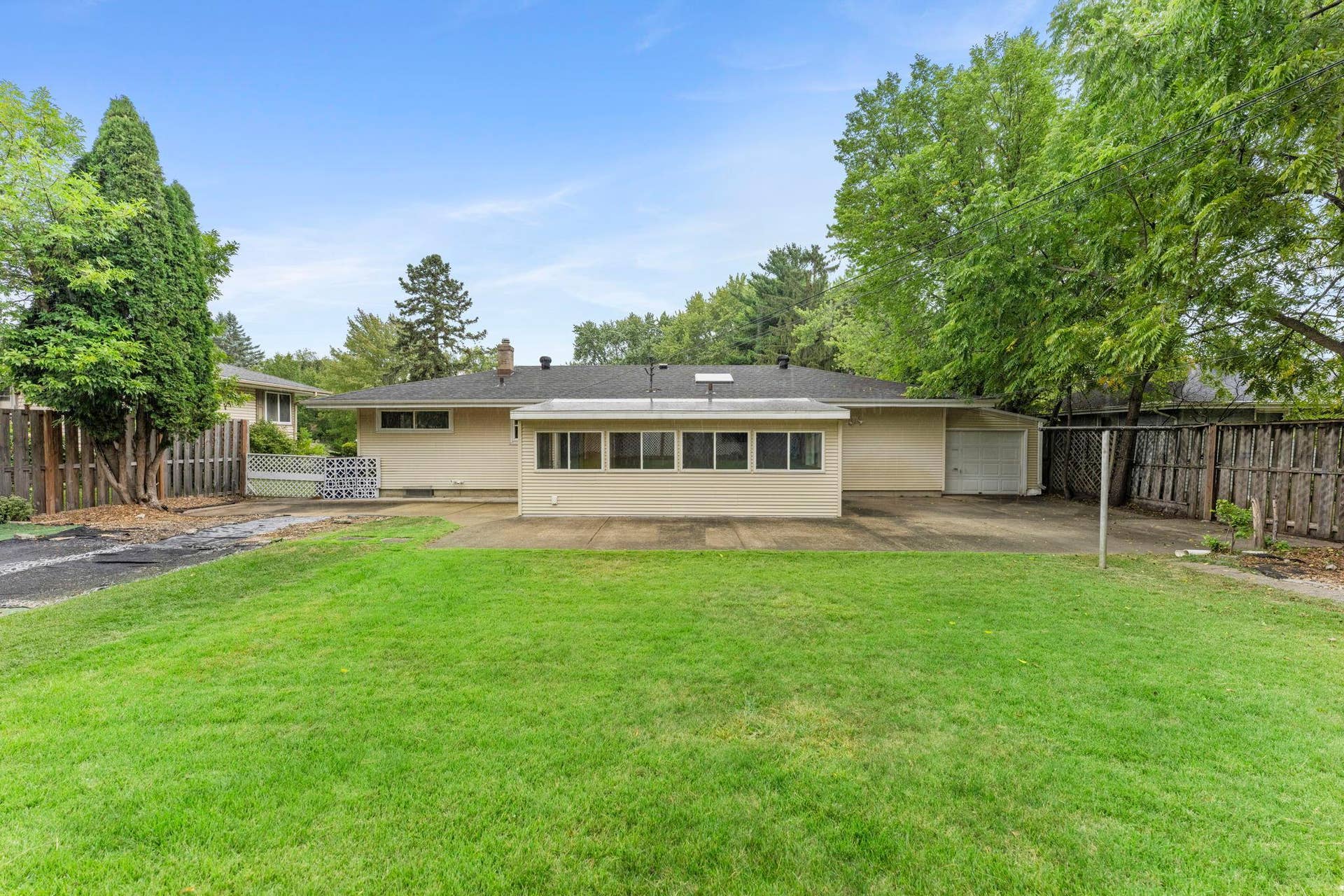 3907 Lakewood Avenue, White Bear Lake, MN 55110 48-web-or-mls-3907 Lakewood Ave-79.jpg