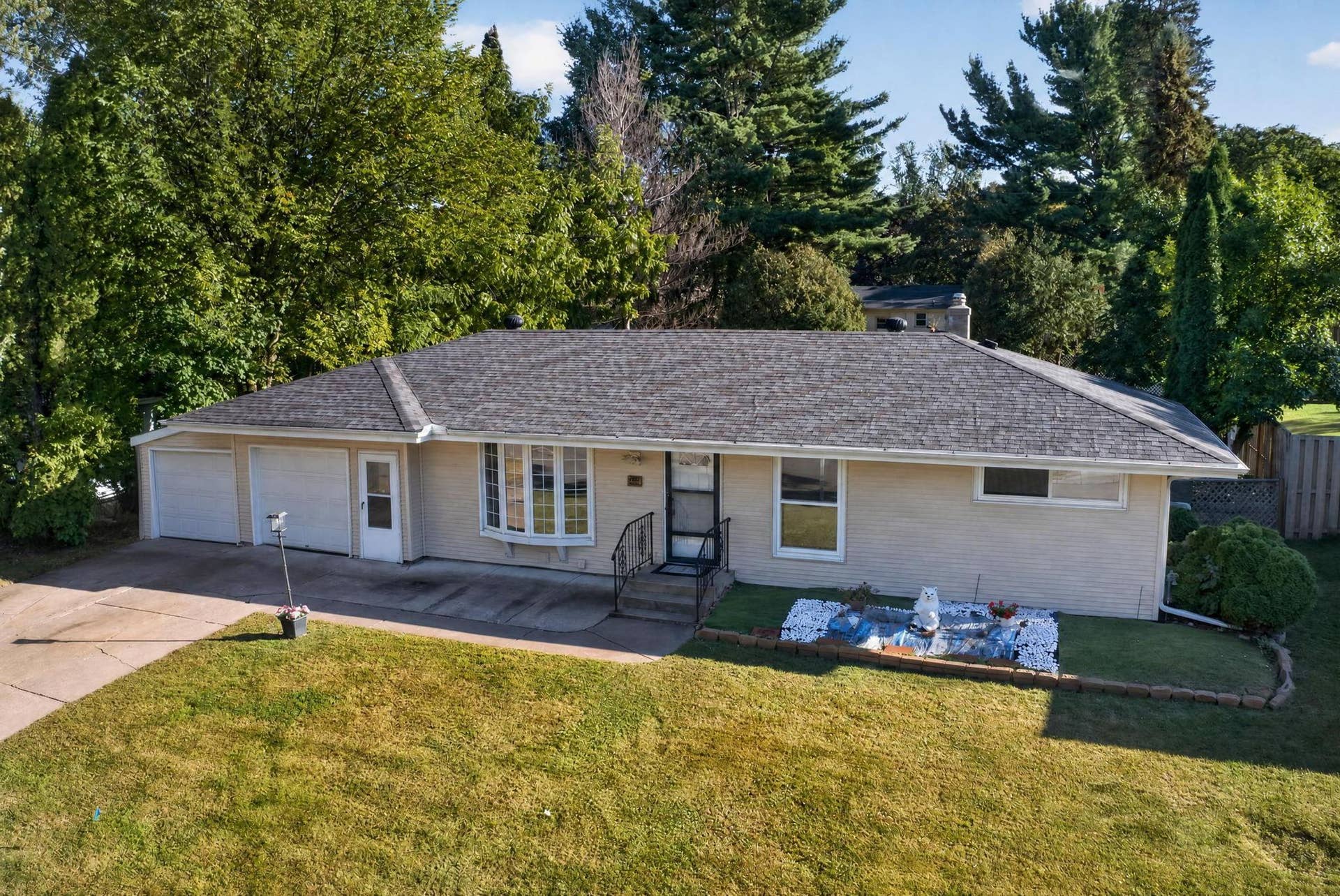 3907 Lakewood Avenue, White Bear Lake, MN 55110 2-web-or-mls-DJI_0558.jpg