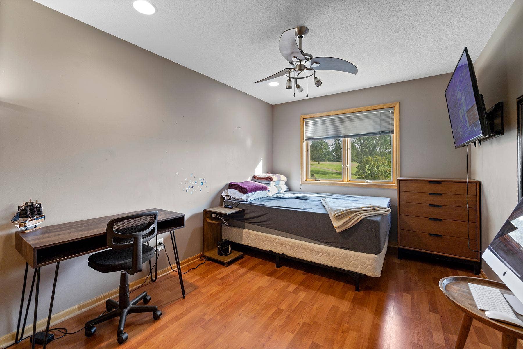 web_Bedroom three.jpg