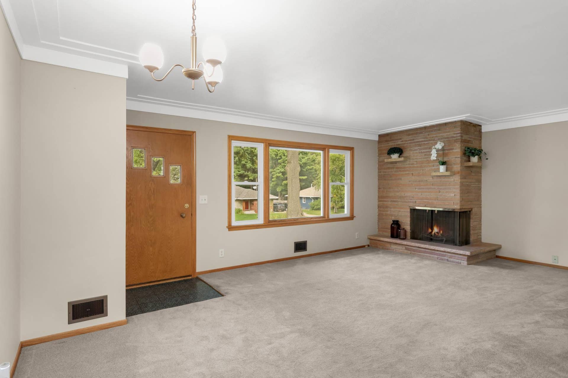 3829 Oak Street N, Brooklyn Center, MN 55429 Enjoy updated windows throughout this home.
