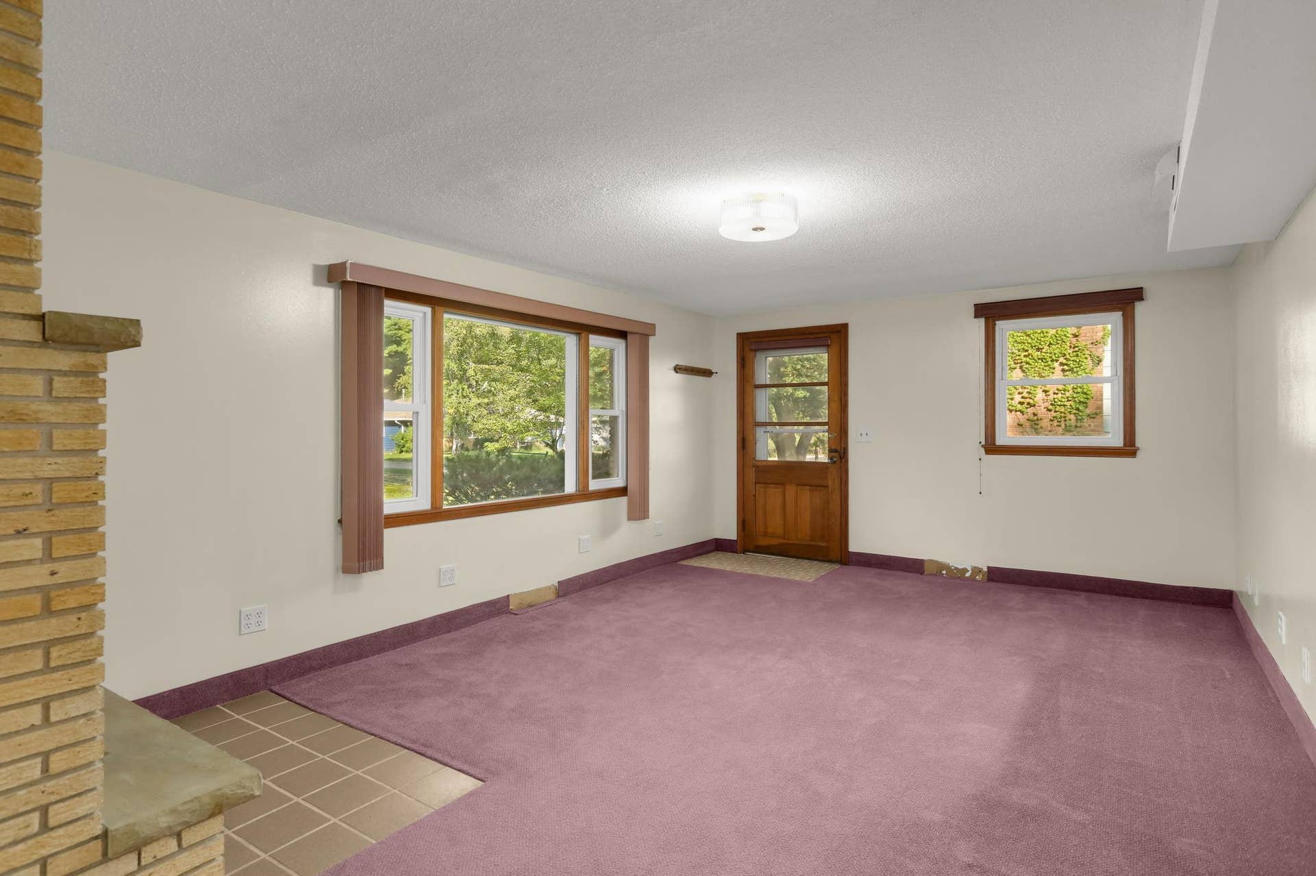 3829 Oak Street N, Brooklyn Center, MN 55429 The lower level is a walkout with its own private entrance and would make the perfect multi-generational setting.