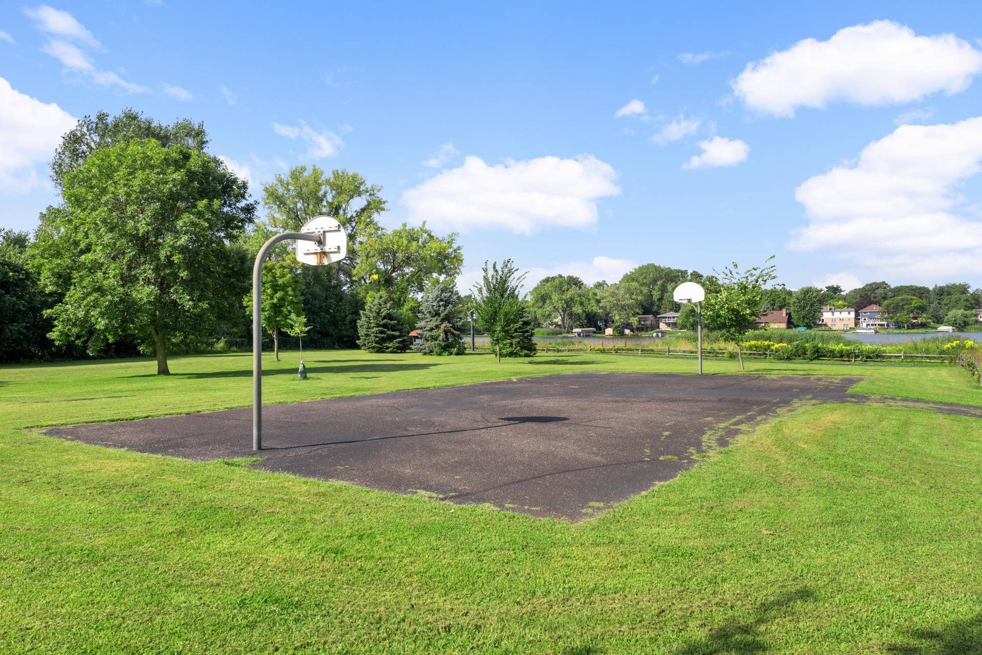 3829 Oak Street N, Brooklyn Center, MN 55429 Hoops, anyone?