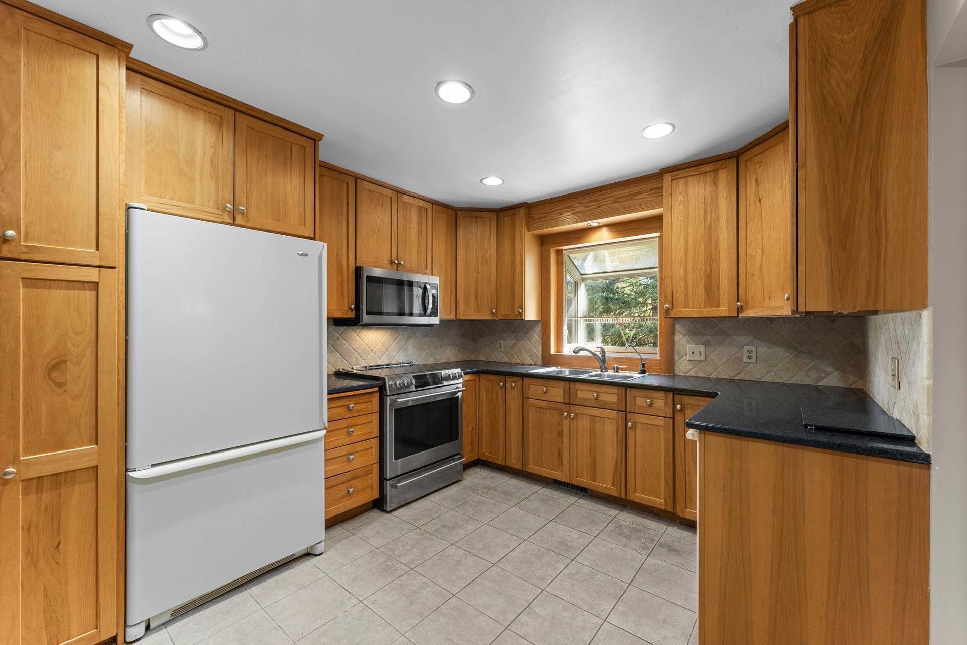 8989 Lake Jane Trail N, Lake Elmo, MN 55042 8989 Lake Jane Trail N, Lake Elmo, MN 55042