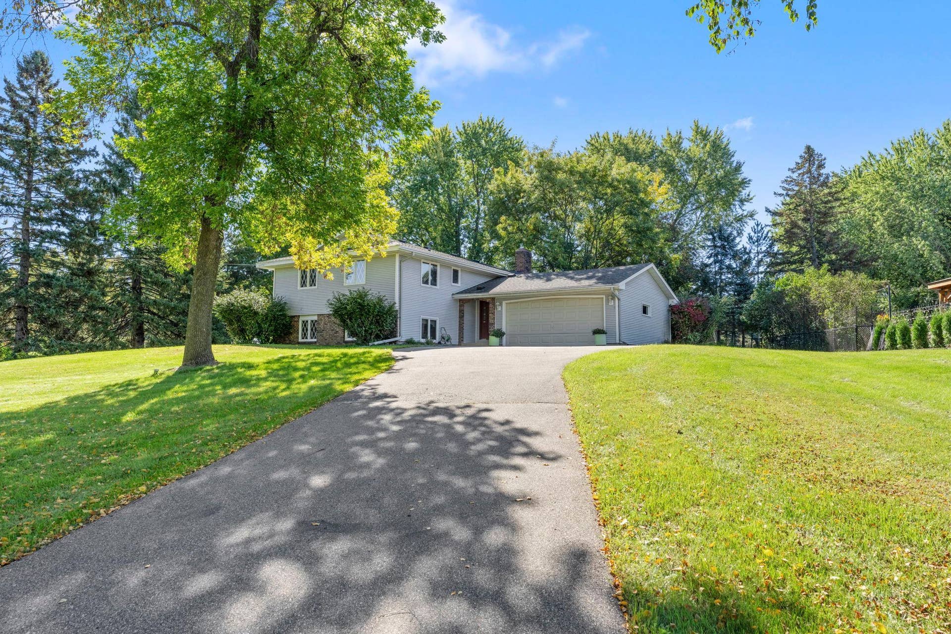 8989 Lake Jane Trail N, Lake Elmo, MN 55042 8989 Lake Jane Trail N, Lake Elmo, MN 55042