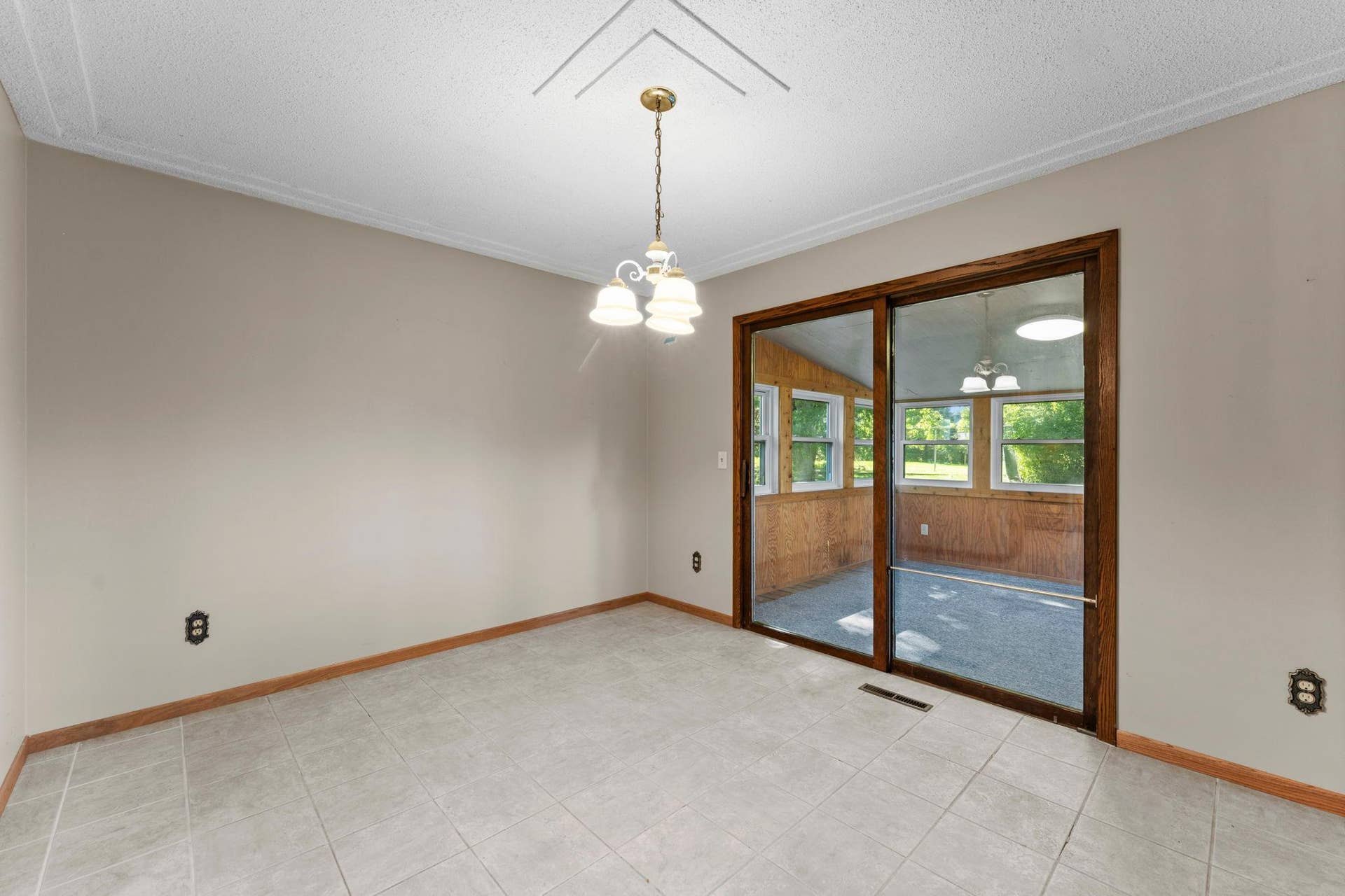 8989 Lake Jane Trail N, Lake Elmo, MN 55042 8989 Lake Jane Trail N, Lake Elmo, MN 55042