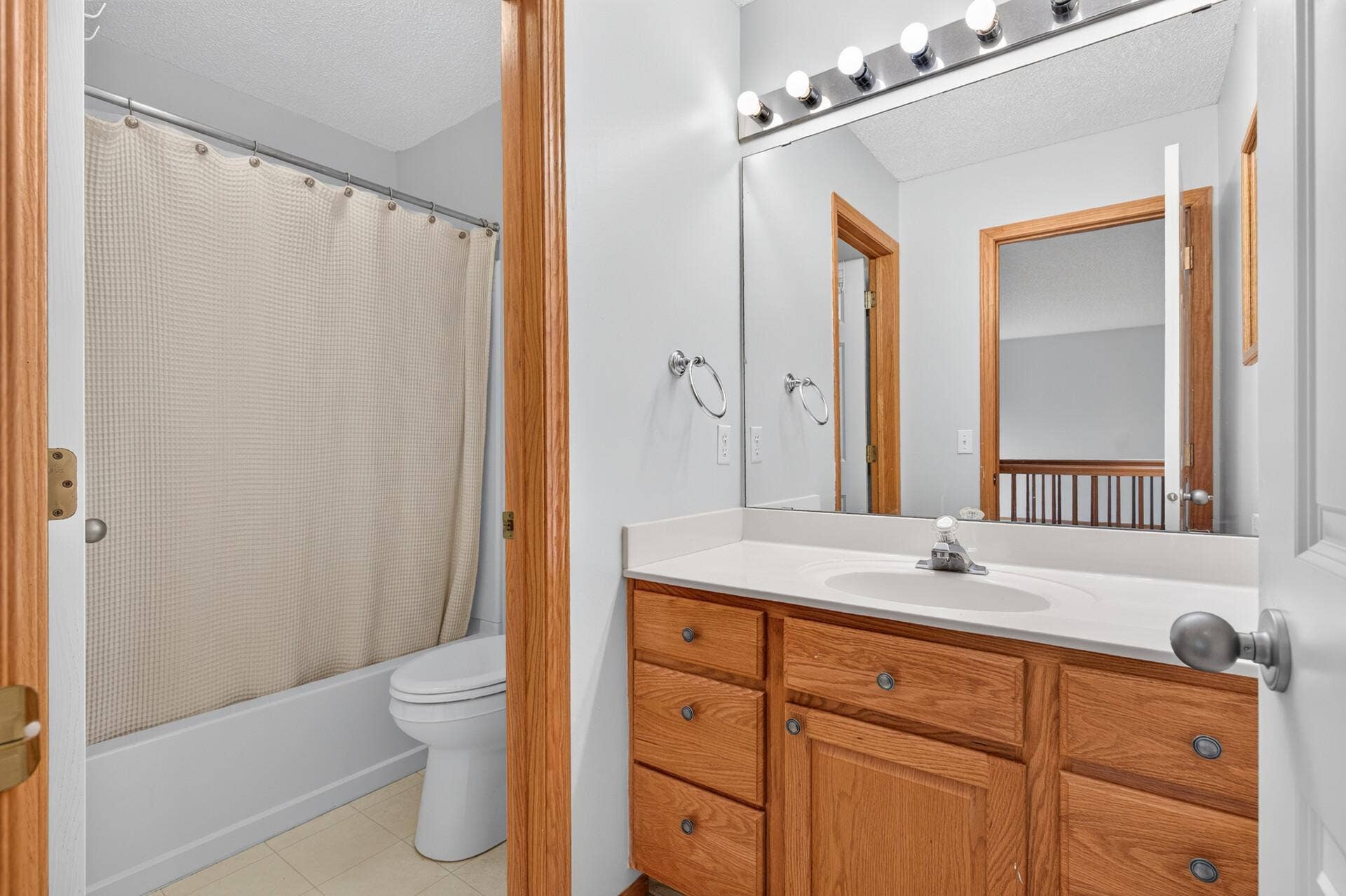 8011 Everest Lane N, Maple Grove, MN 55311 8011 Everest Lane N, Maple Grove, MN 55311