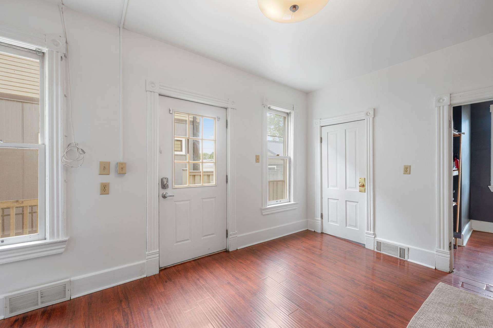 3010 Tyler Street NE, 2, Minneapolis, MN 55418 This classic Northeast Minneapolis side-by-side duplex offers two inviting units, each with its own private entrance, separate electric meters, and individual central air.