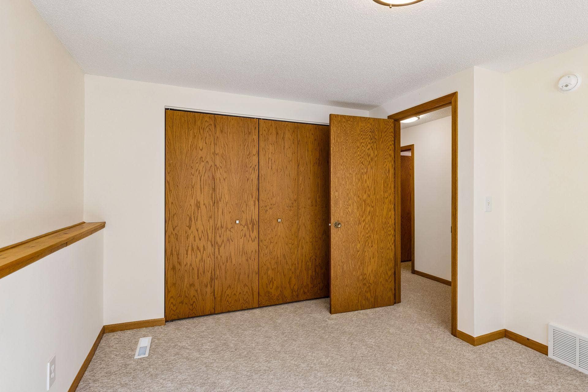2215 Lincoln Street NE, 87, Minneapolis, MN 55418 Lower level 2 with large closet