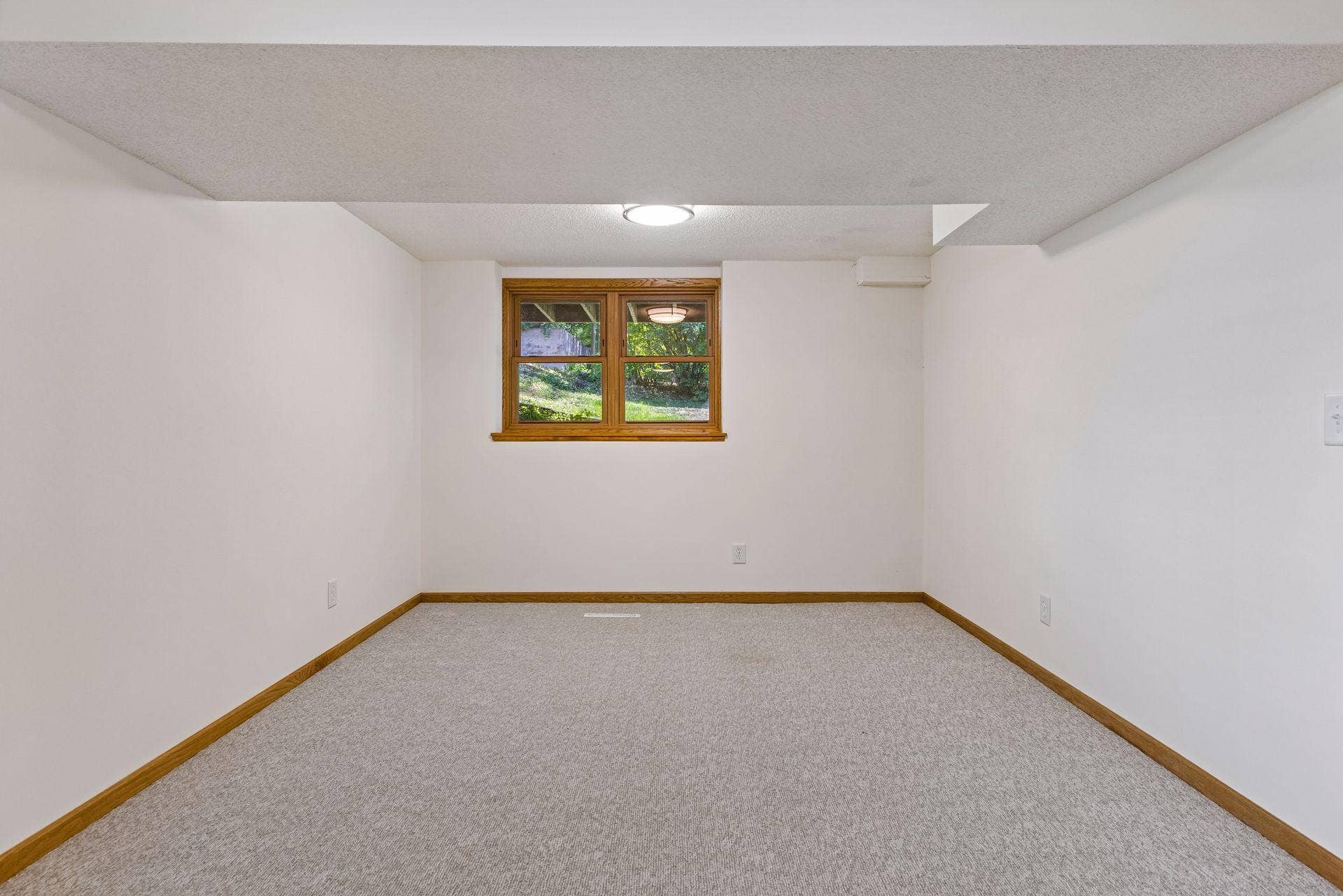 2215 Lincoln Street NE, 87, Minneapolis, MN 55418 Lower level family room with game or office area