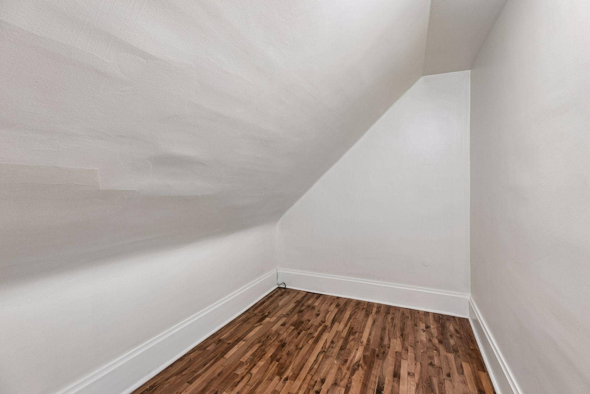 2219 Lincoln Street NE, 87, Minneapolis, MN 55418 Upper bedroom 2 walk-in closet two
