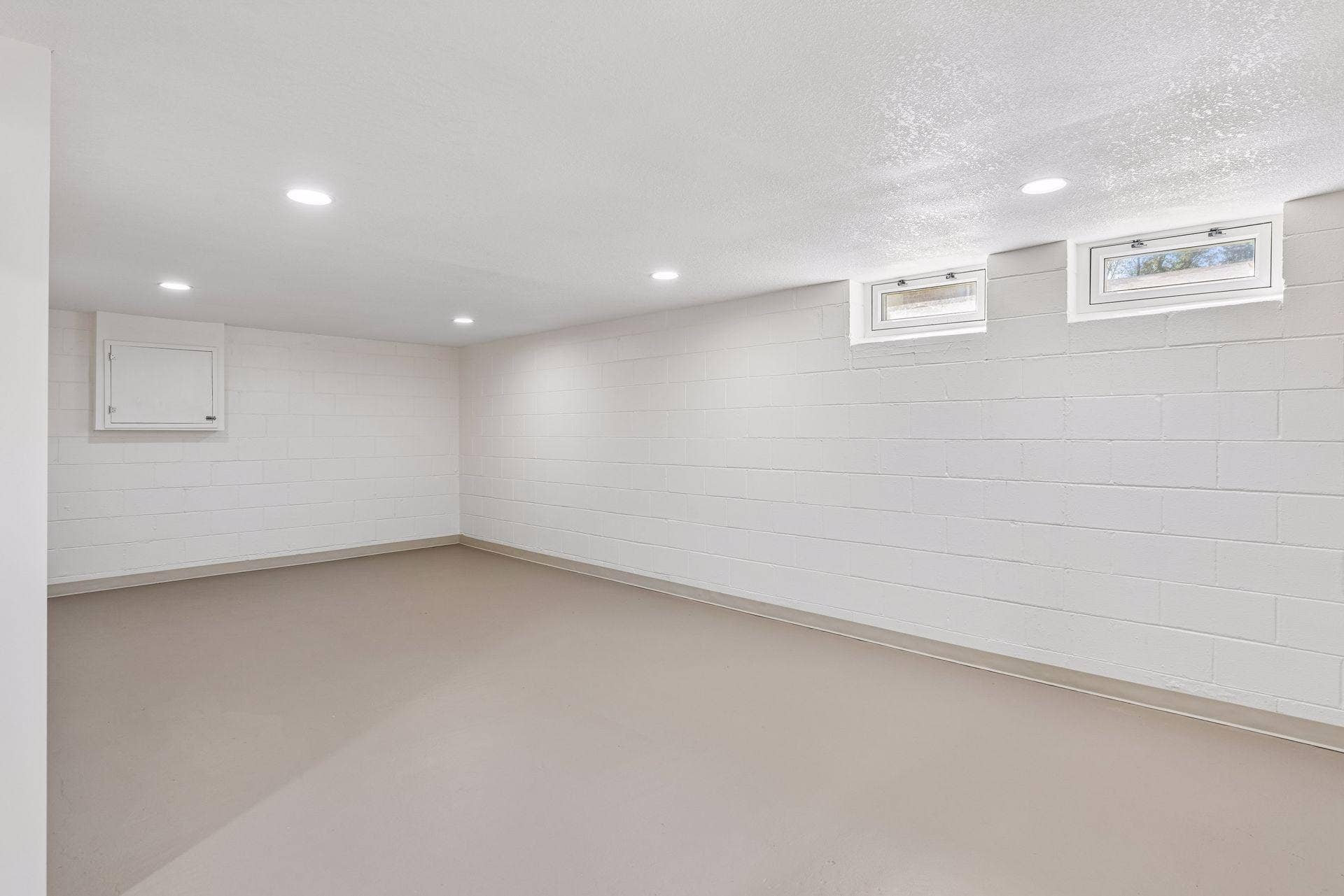 2219 Lincoln Street NE, 87, Minneapolis, MN 55418 Basement extra large bonus room