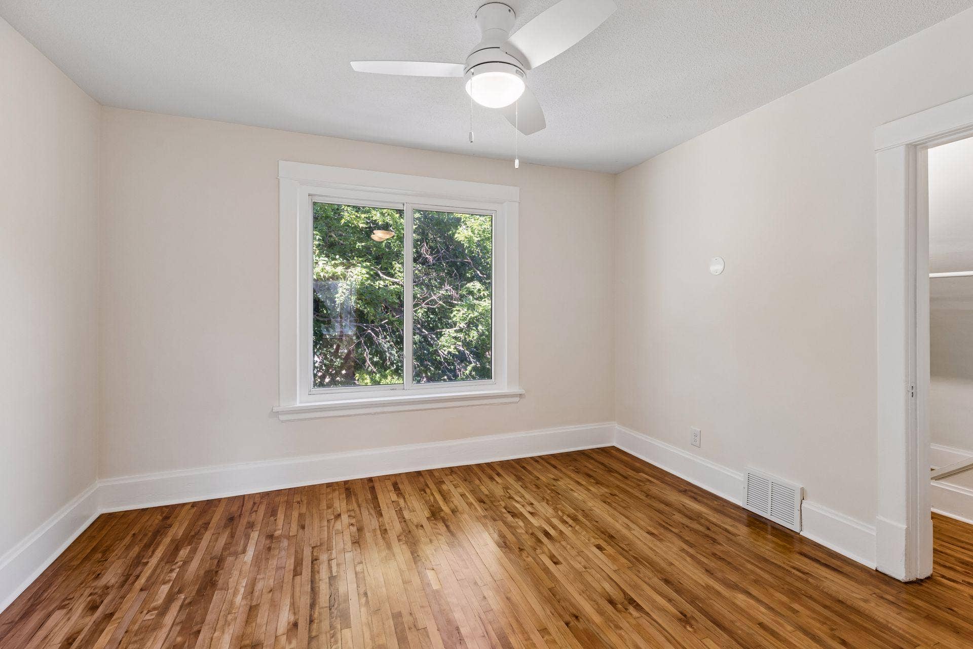 2219 Lincoln Street NE, 87, Minneapolis, MN 55418 Large Upper bedroom 2