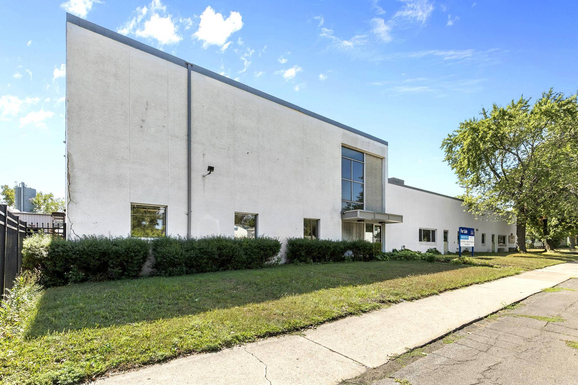 976 Minnehaha Avenue W, 102, Saint Paul, MN 55104 2 (3).jpg