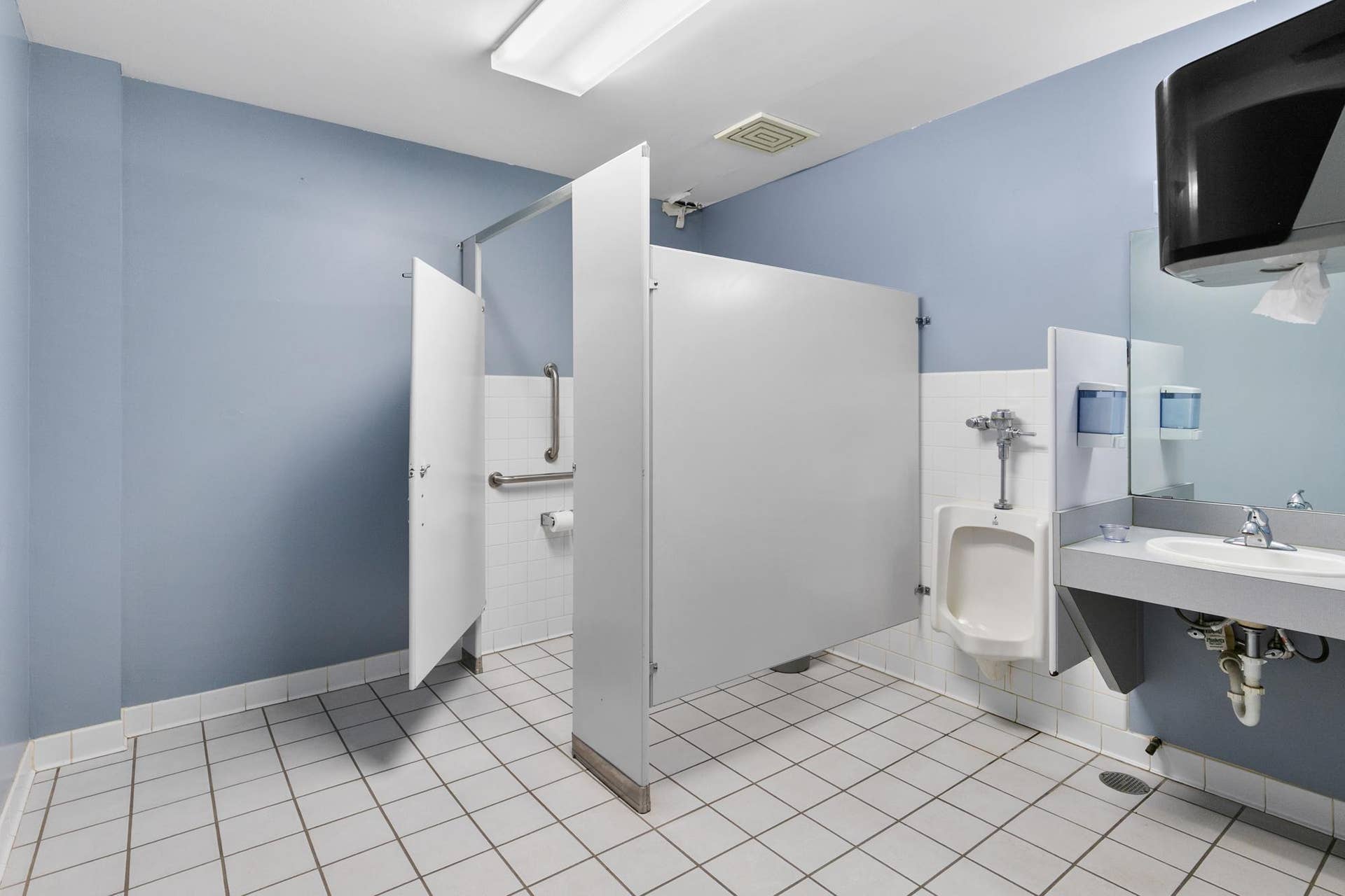 976 Minnehaha Avenue W, 102, Saint Paul, MN 55104 Minnehaha (25).jpg