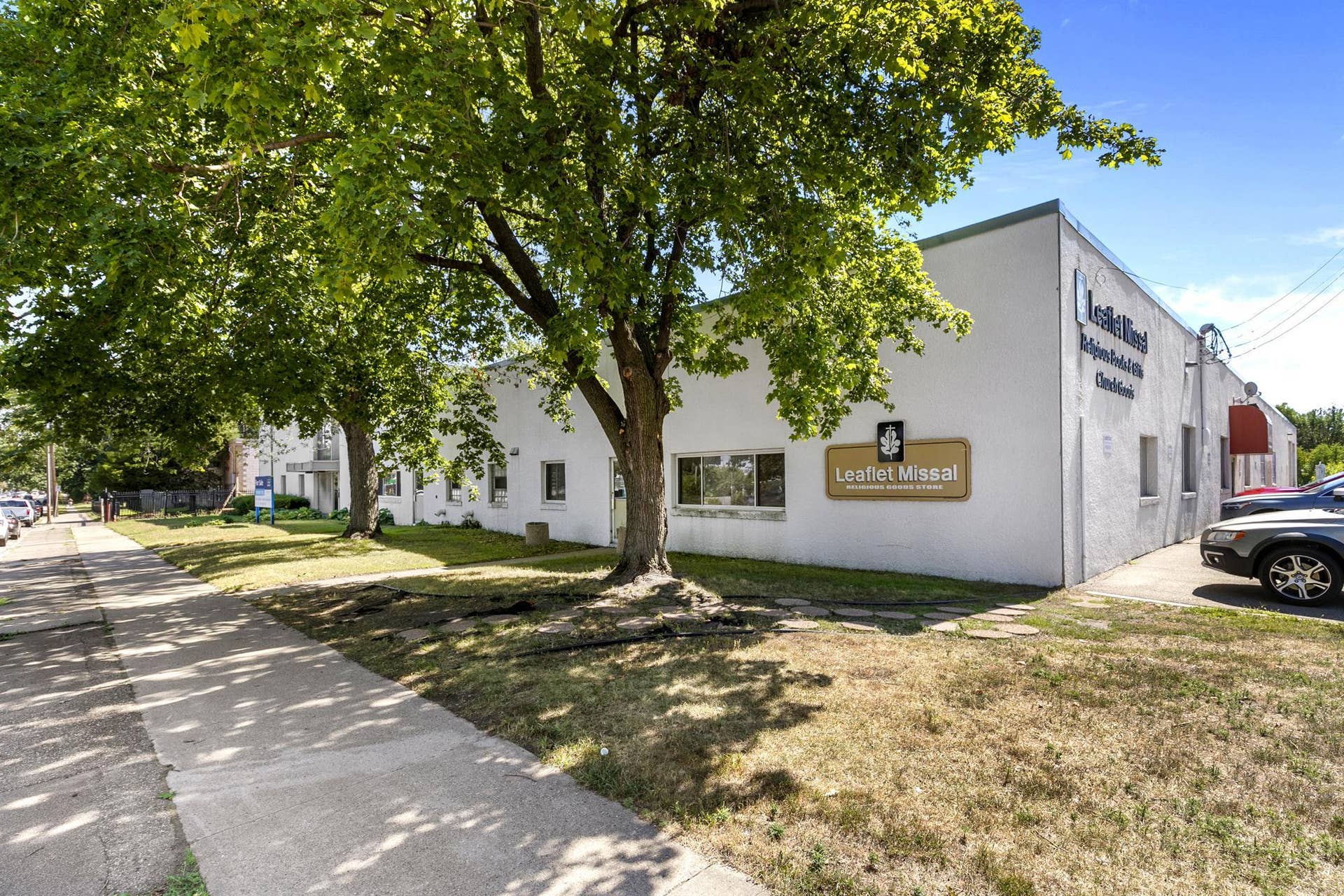 976 Minnehaha Avenue W, 102, Saint Paul, MN 55104 2 (2).jpg