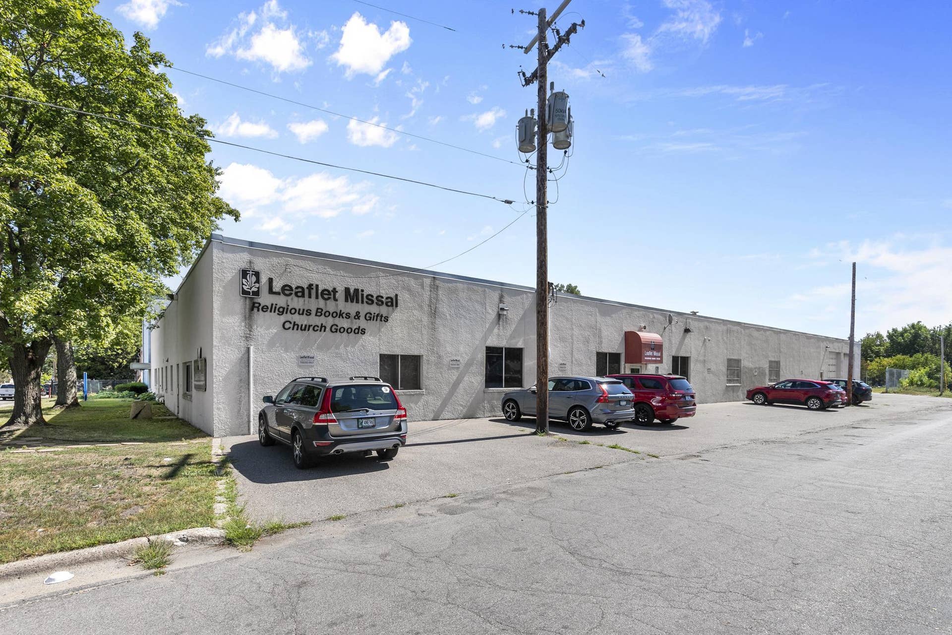 976 Minnehaha Avenue W, 102, Saint Paul, MN 55104 2 (1).jpg
