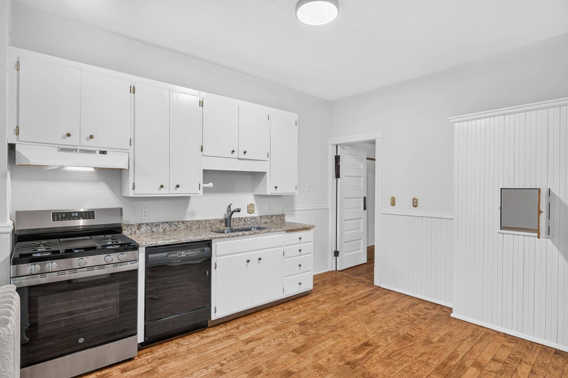 434 Laurel Avenue, #2E, 101, Saint Paul, MN 55102 21_434_Laurel21_mls.jpg