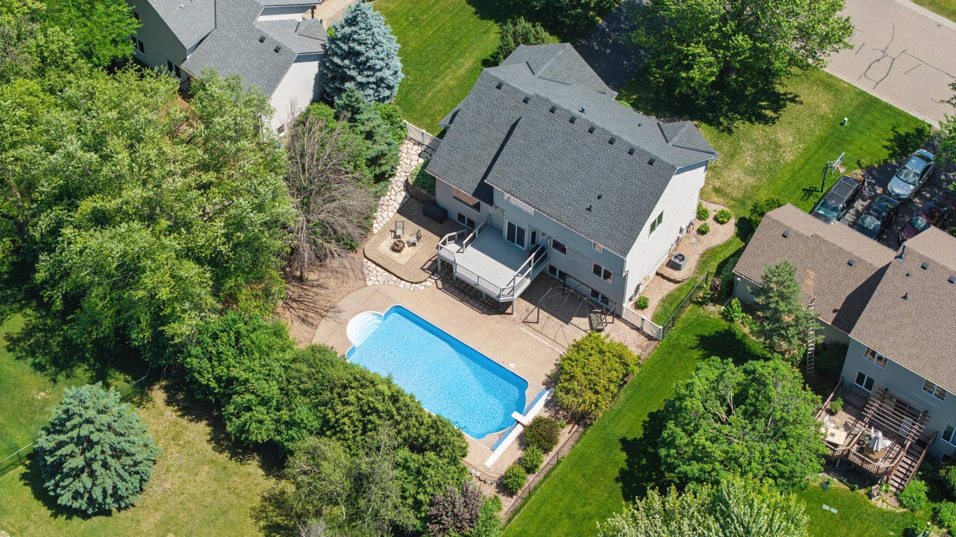 1860 Spinaker Drive, Woodbury, MN 55125