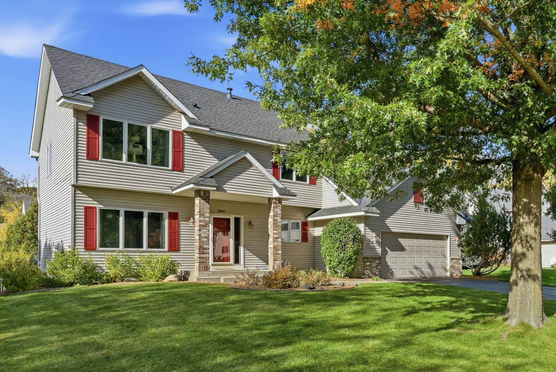Welcome to 1860 Spinaker Drive!!