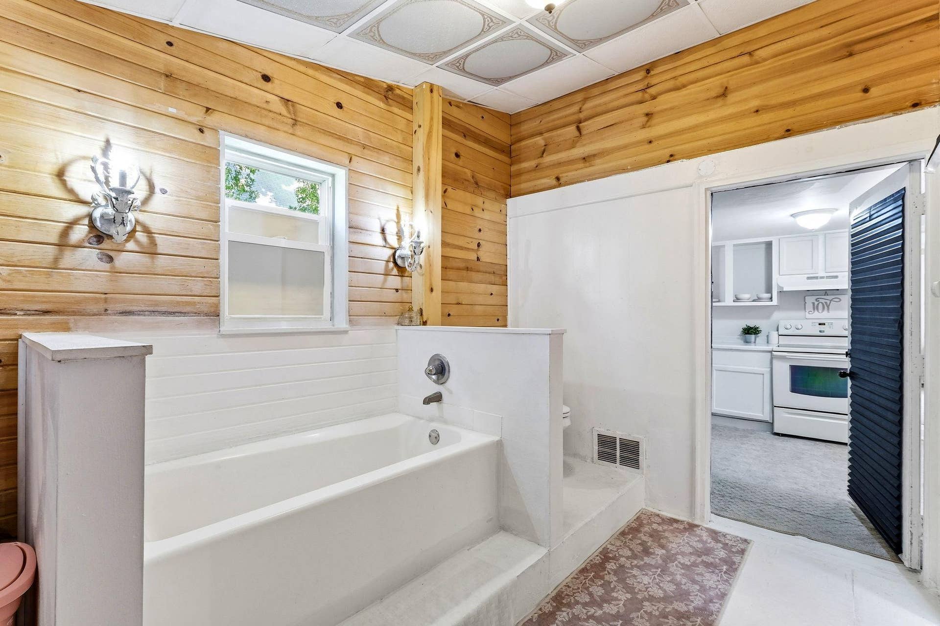 317 N Austin Avenue, Litchfield, MN 55355