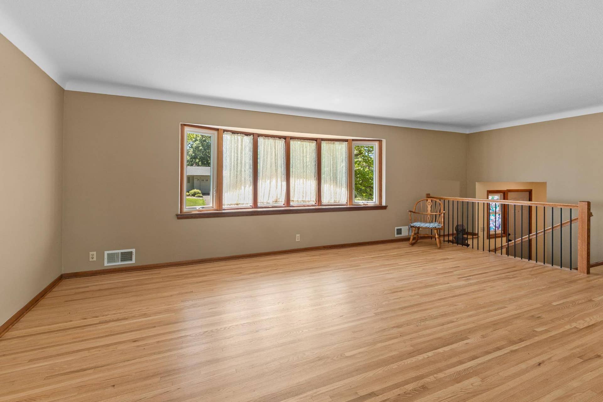 2567 Orchard Lane, White Bear Lake, MN 55110 Spacious Front Living Room - Pic 3 of 3
