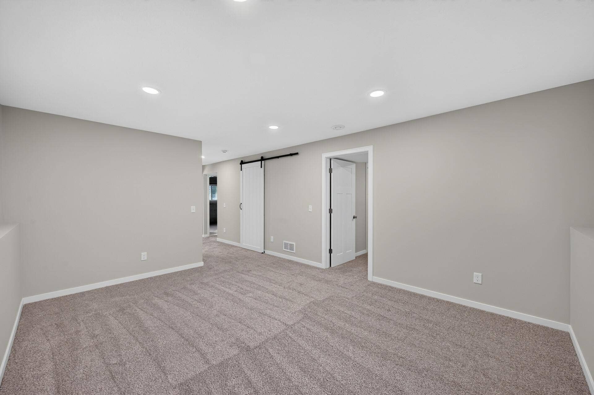 7401 James Avenue N, Brooklyn Park, MN 55444