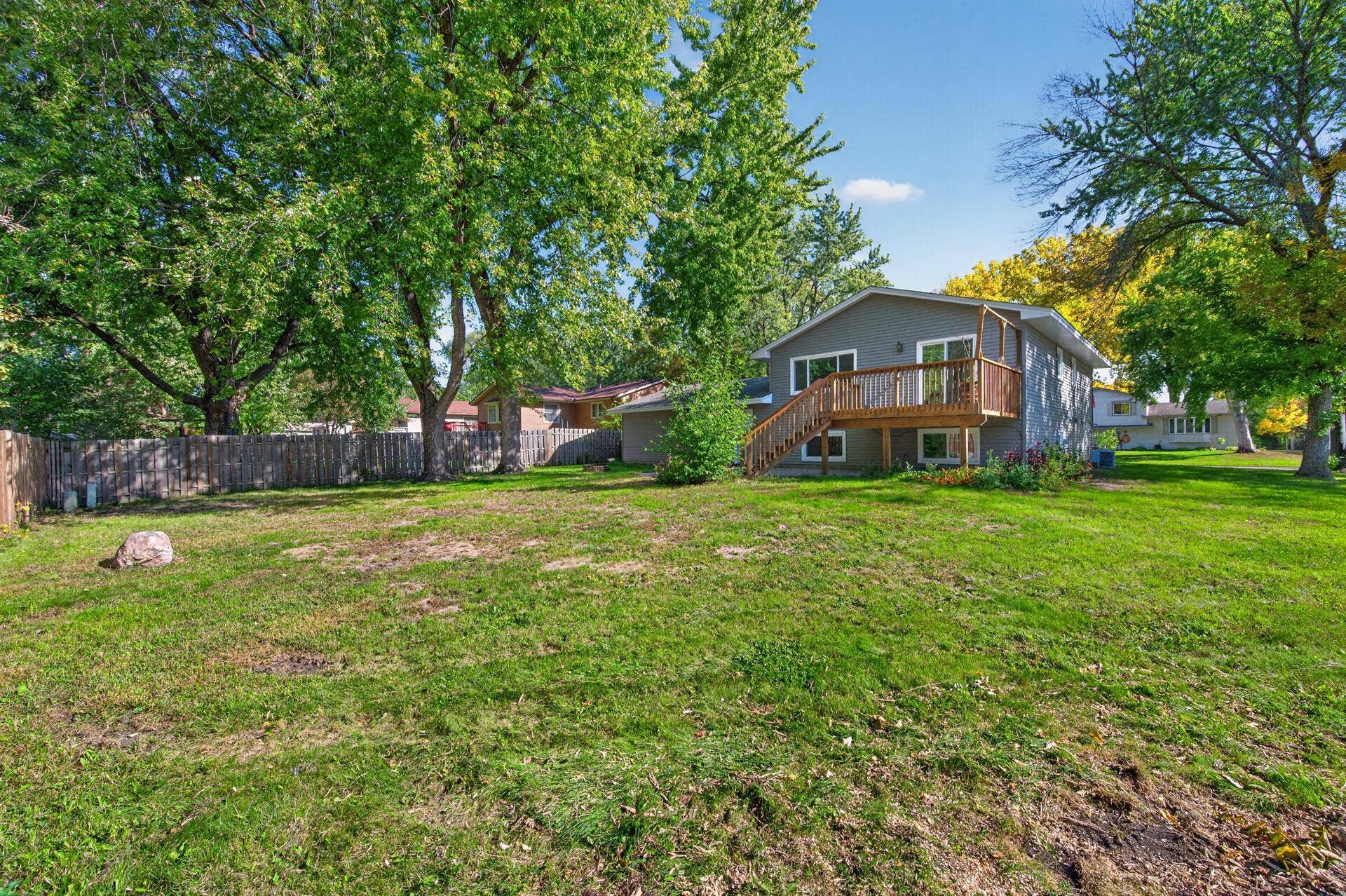 7401 James Avenue N, Brooklyn Park, MN 55444