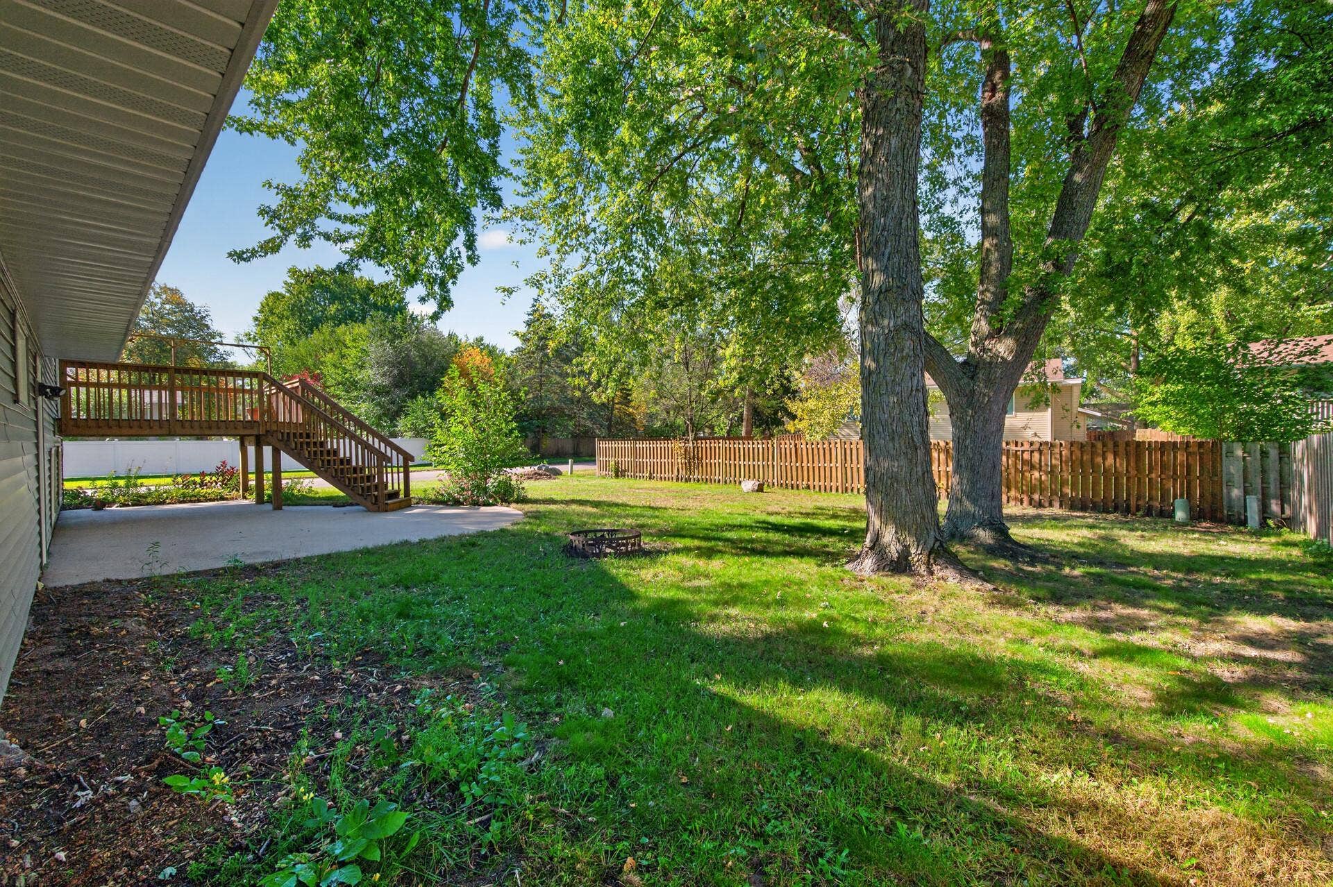 7401 James Avenue N, Brooklyn Park, MN 55444