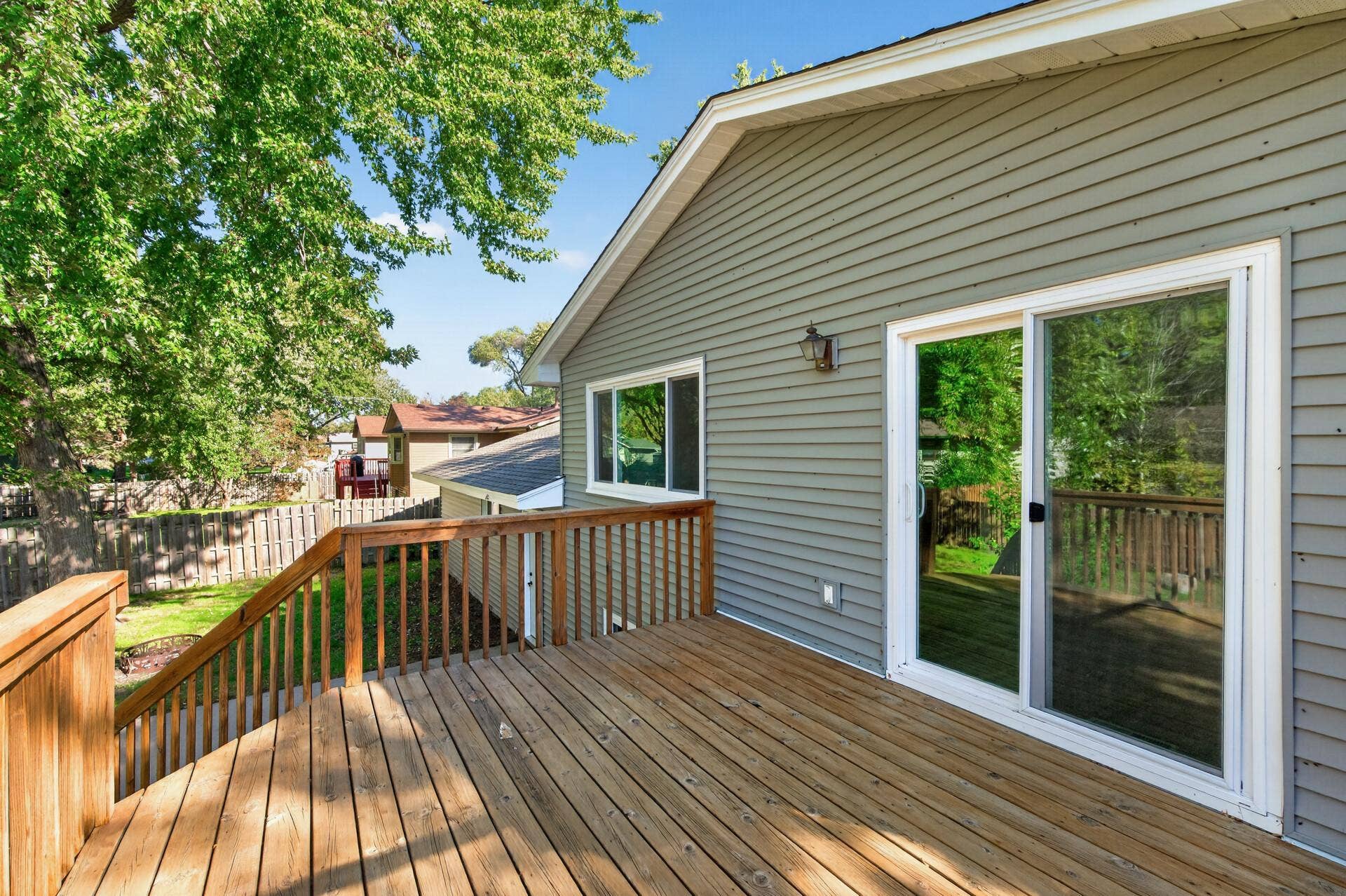 7401 James Avenue N, Brooklyn Park, MN 55444