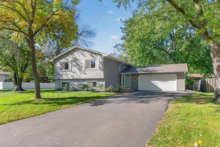 Property photo for 7401 James Avenue N, Brooklyn Park, MN