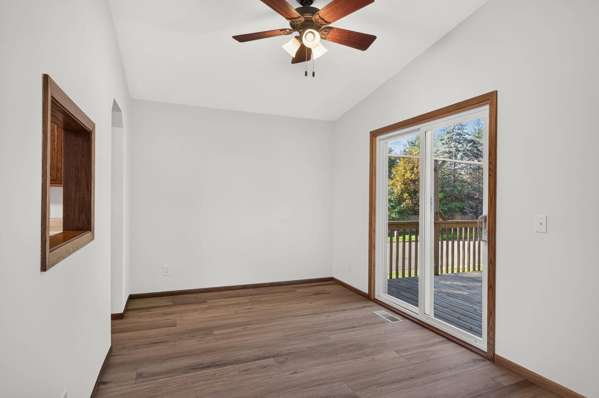 7401 James Avenue N, Brooklyn Park, MN 55444