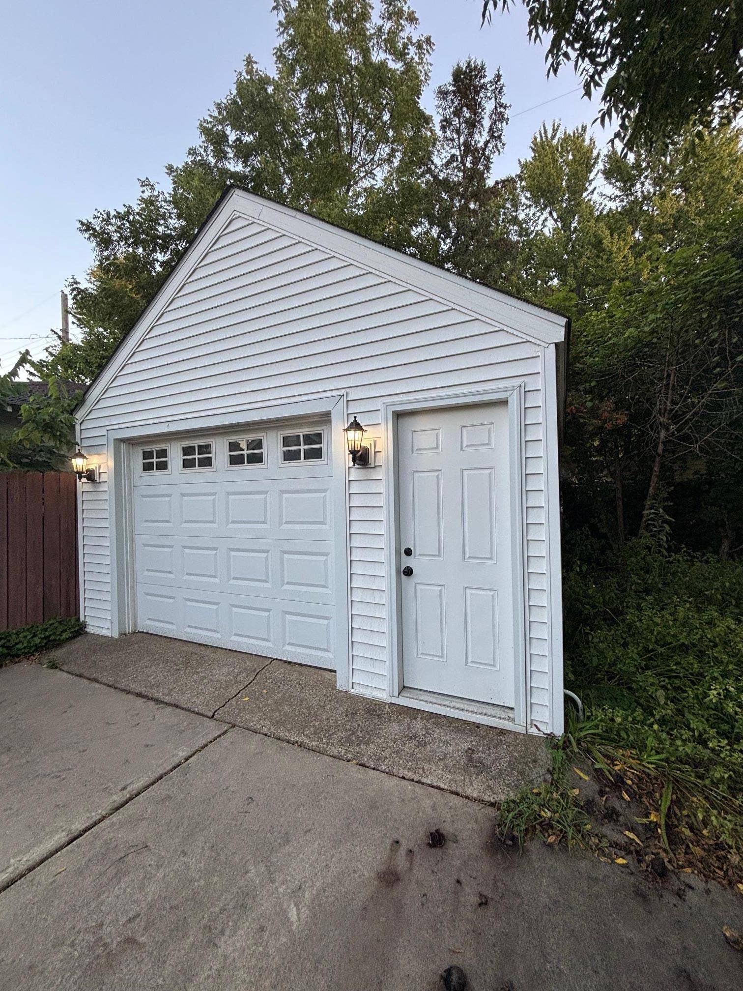 96 Mounds Boulevard, 90, Saint Paul, MN 55106 1 plus car garage