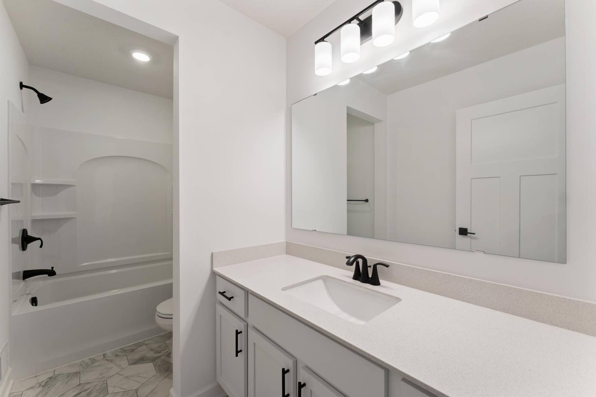 (Photo of a similar home, actual finishes may vary)