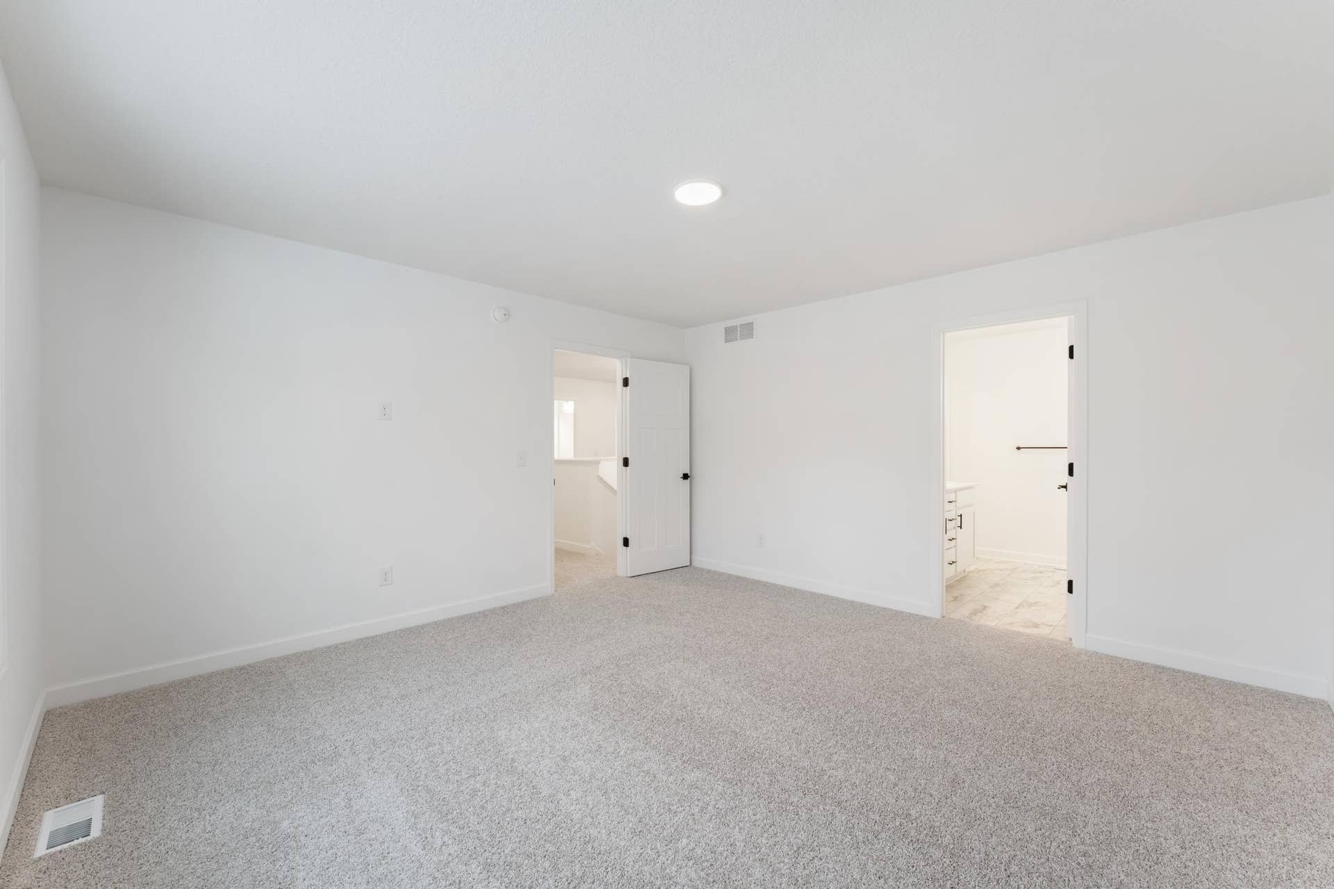 (Photo of a similar home, actual finishes may vary)