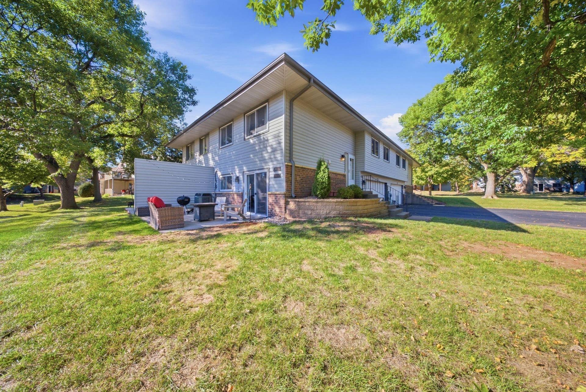3610 Avon Court, Woodbury, MN 55125 3610 Avon Court, Woodbury, MN 55125
