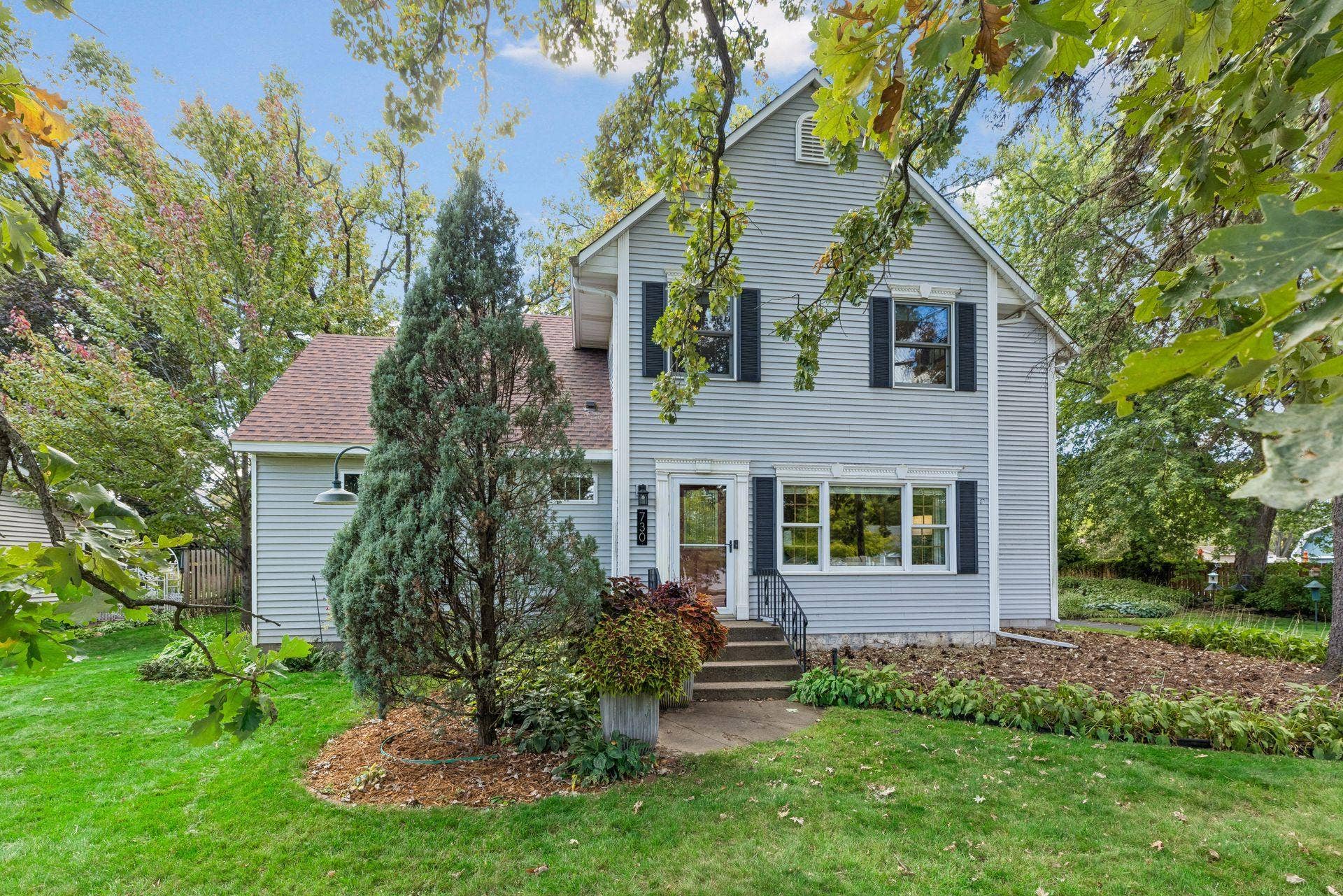 730 County Road B2 W, Roseville, MN 55113 Welcome to the Roseville Farmhouse