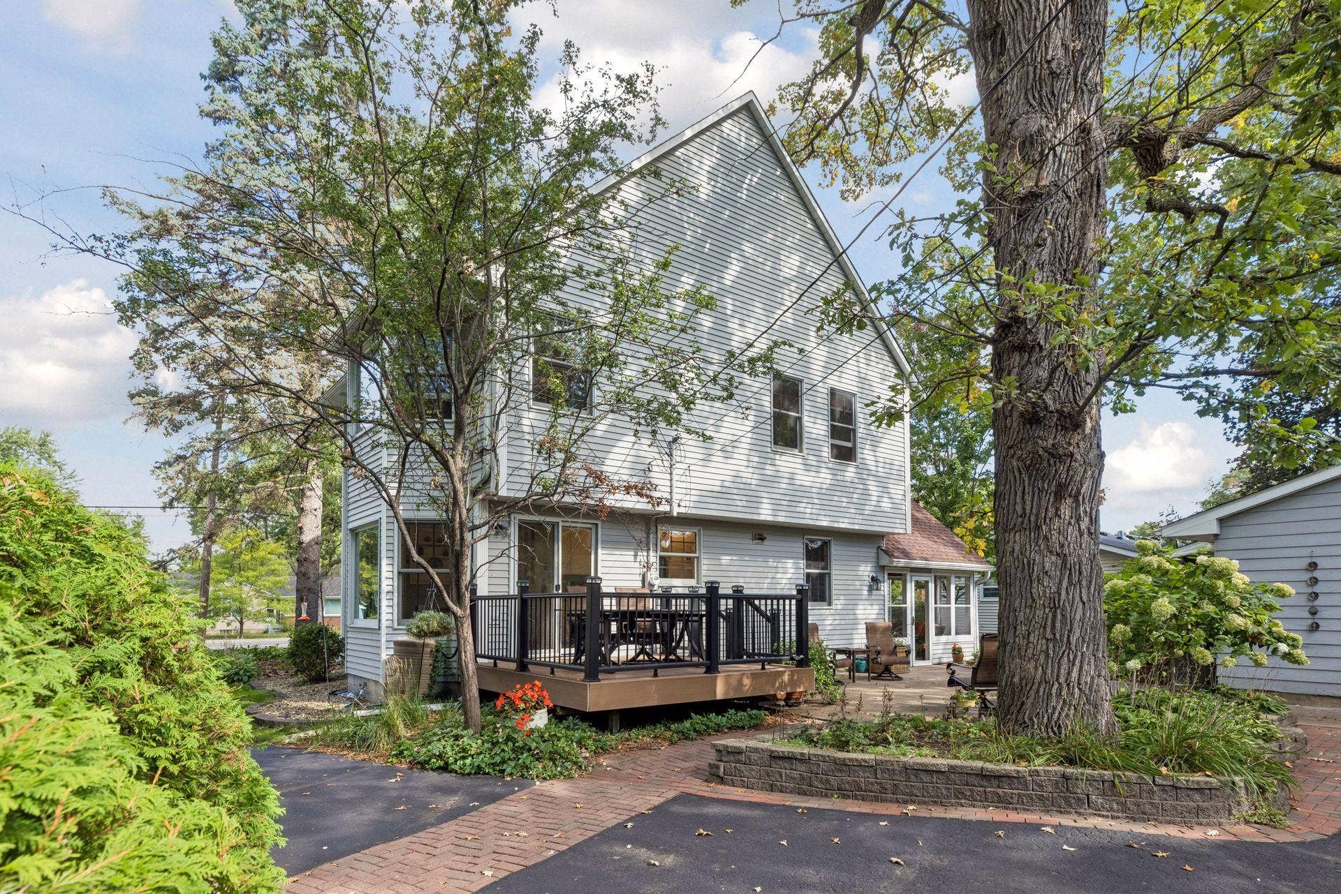 730 County Road B2 W, Roseville, MN 55113 730 County Road B2 W, Roseville, MN 55113