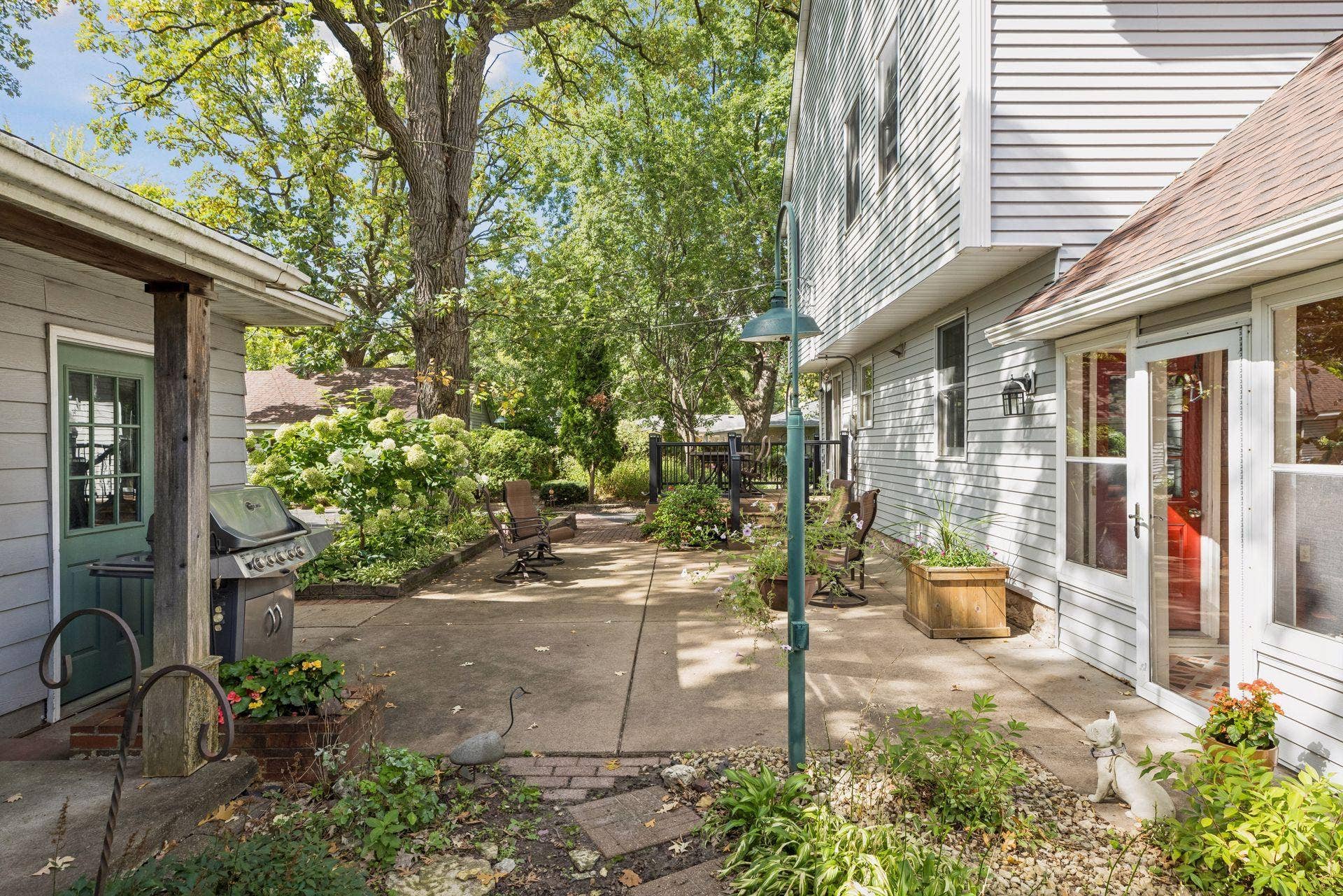 730 County Road B2 W, Roseville, MN 55113 730 County Road B2 W, Roseville, MN 55113