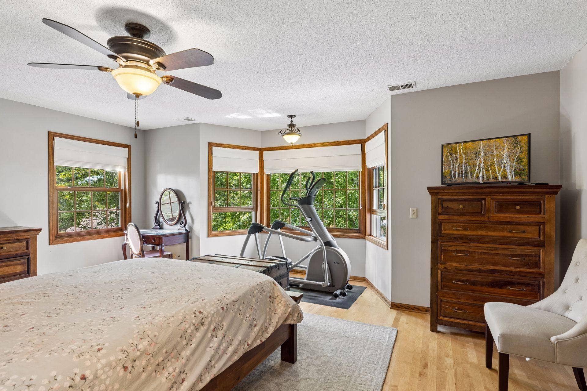 730 County Road B2 W, Roseville, MN 55113 730 County Road B2 W, Roseville, MN 55113