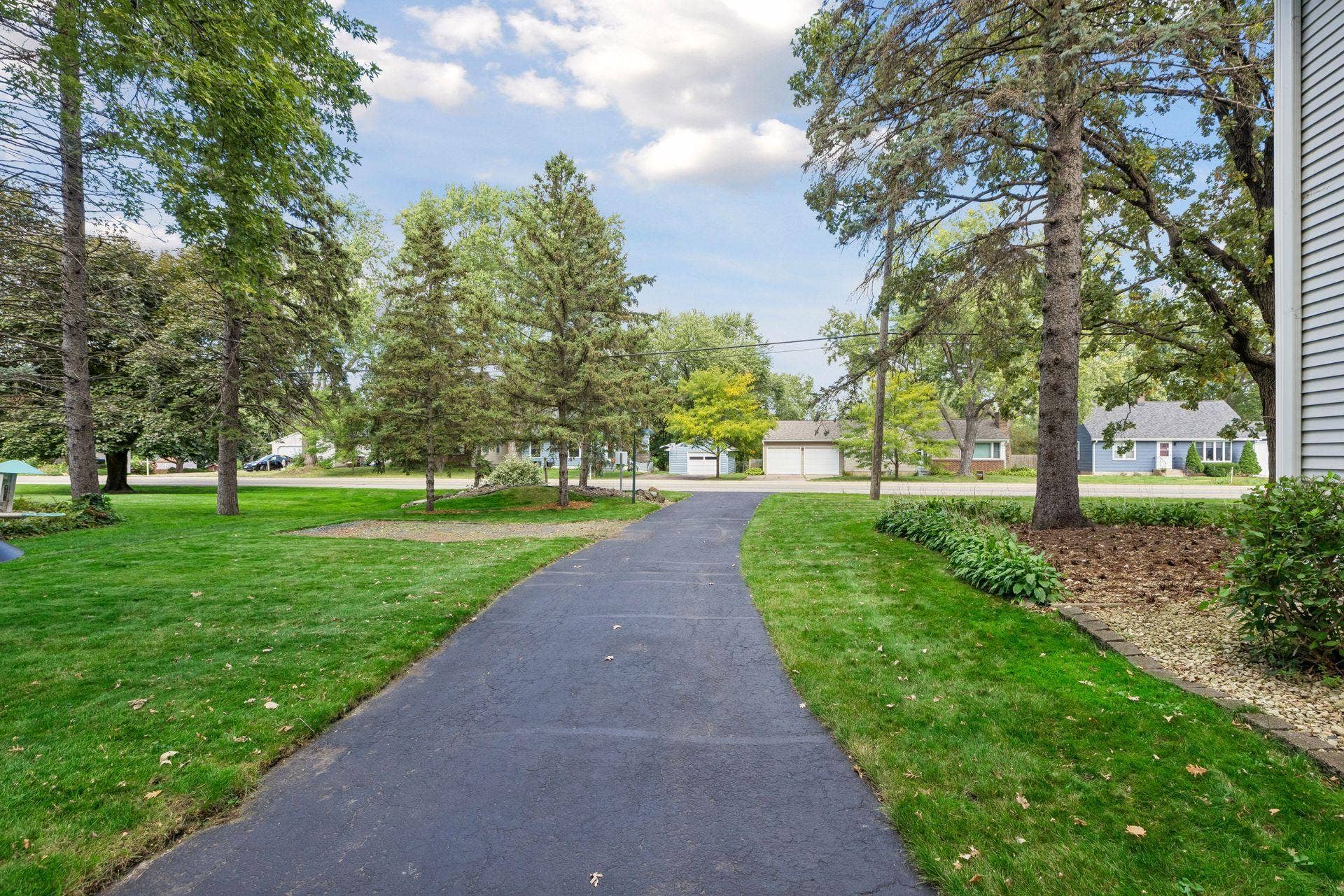 730 County Road B2 W, Roseville, MN 55113 730 County Road B2 W, Roseville, MN 55113