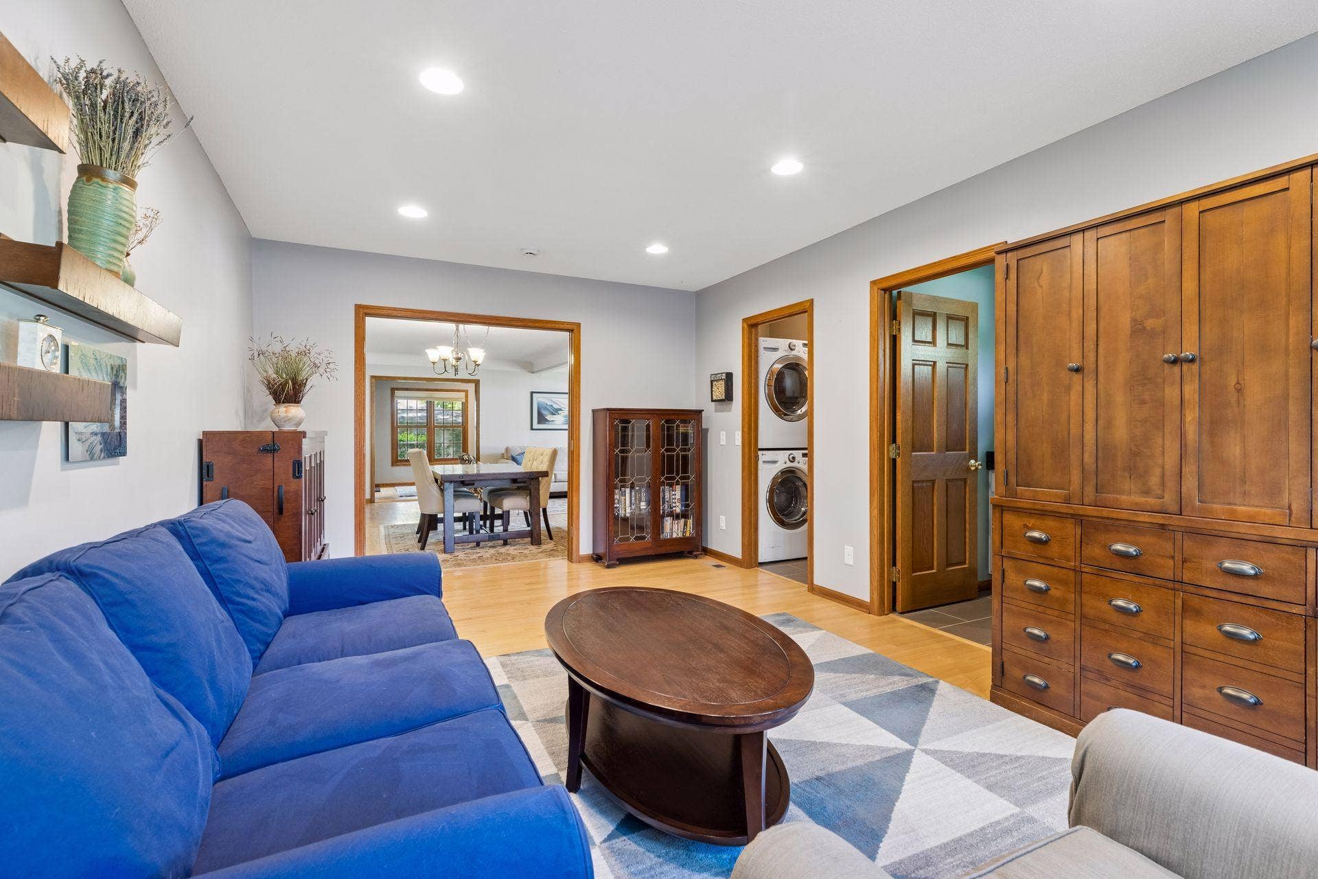 730 County Road B2 W, Roseville, MN 55113 Main floor family room, 3/4 bath and laundry