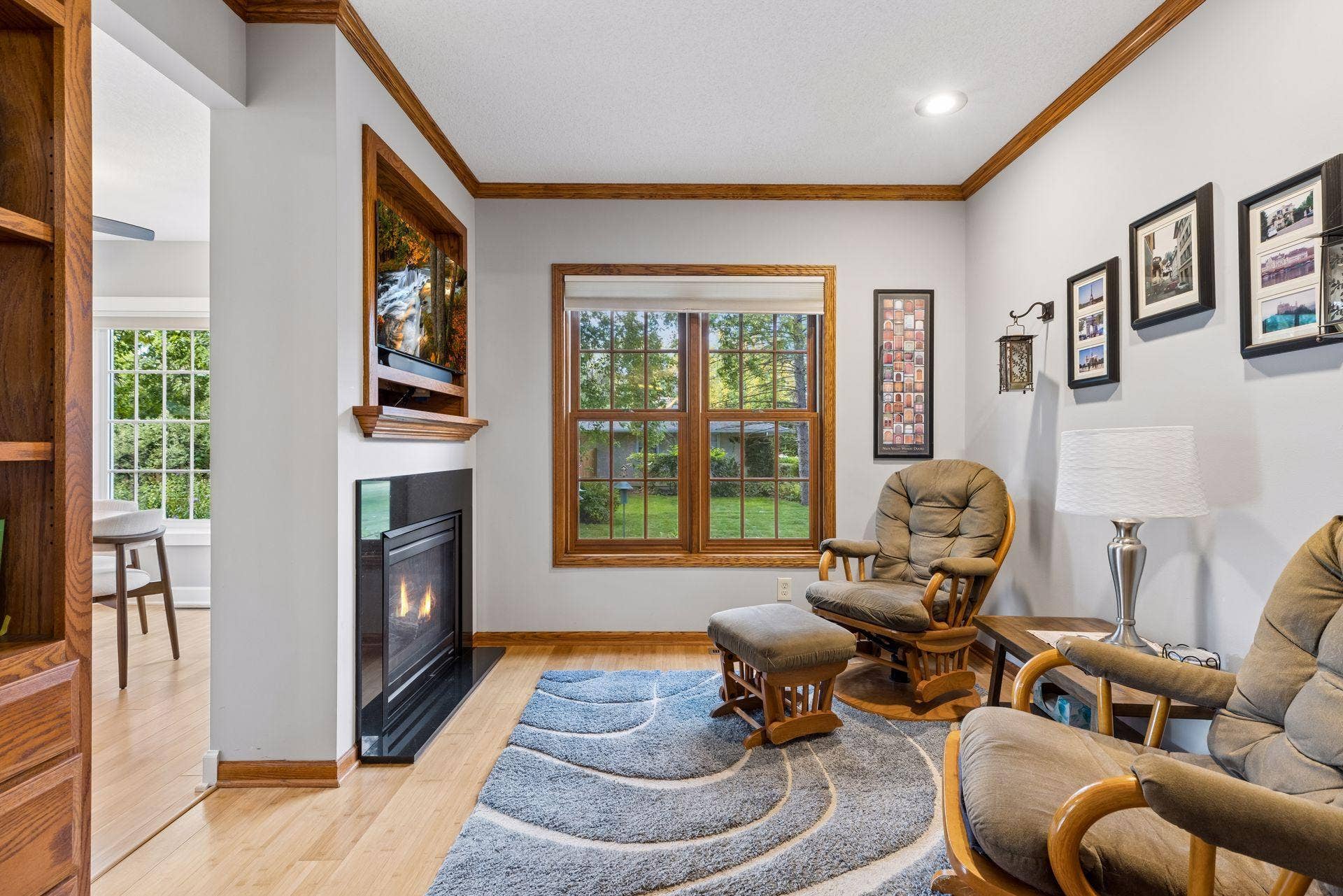 730 County Road B2 W, Roseville, MN 55113 Main floor sitting room with fireplace