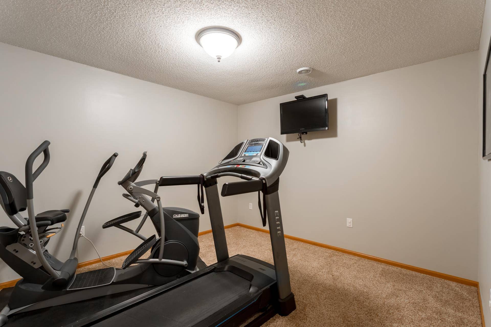 247 Pendryn Hill Circle, Woodbury, MN 55125 247 Pendryn Hill Circle, Woodbury, MN 55125