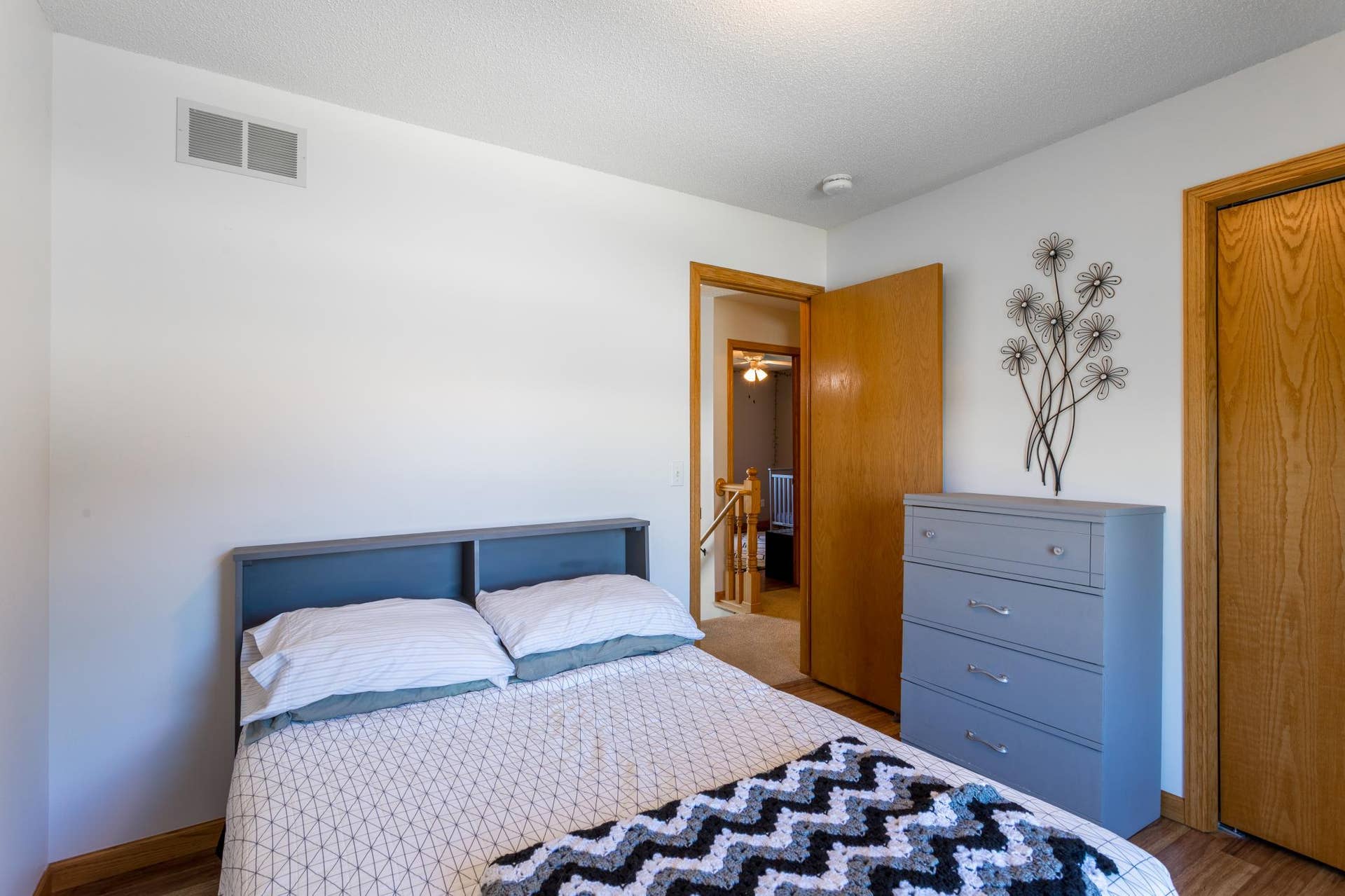 247 Pendryn Hill Circle, Woodbury, MN 55125 247 Pendryn Hill Circle, Woodbury, MN 55125