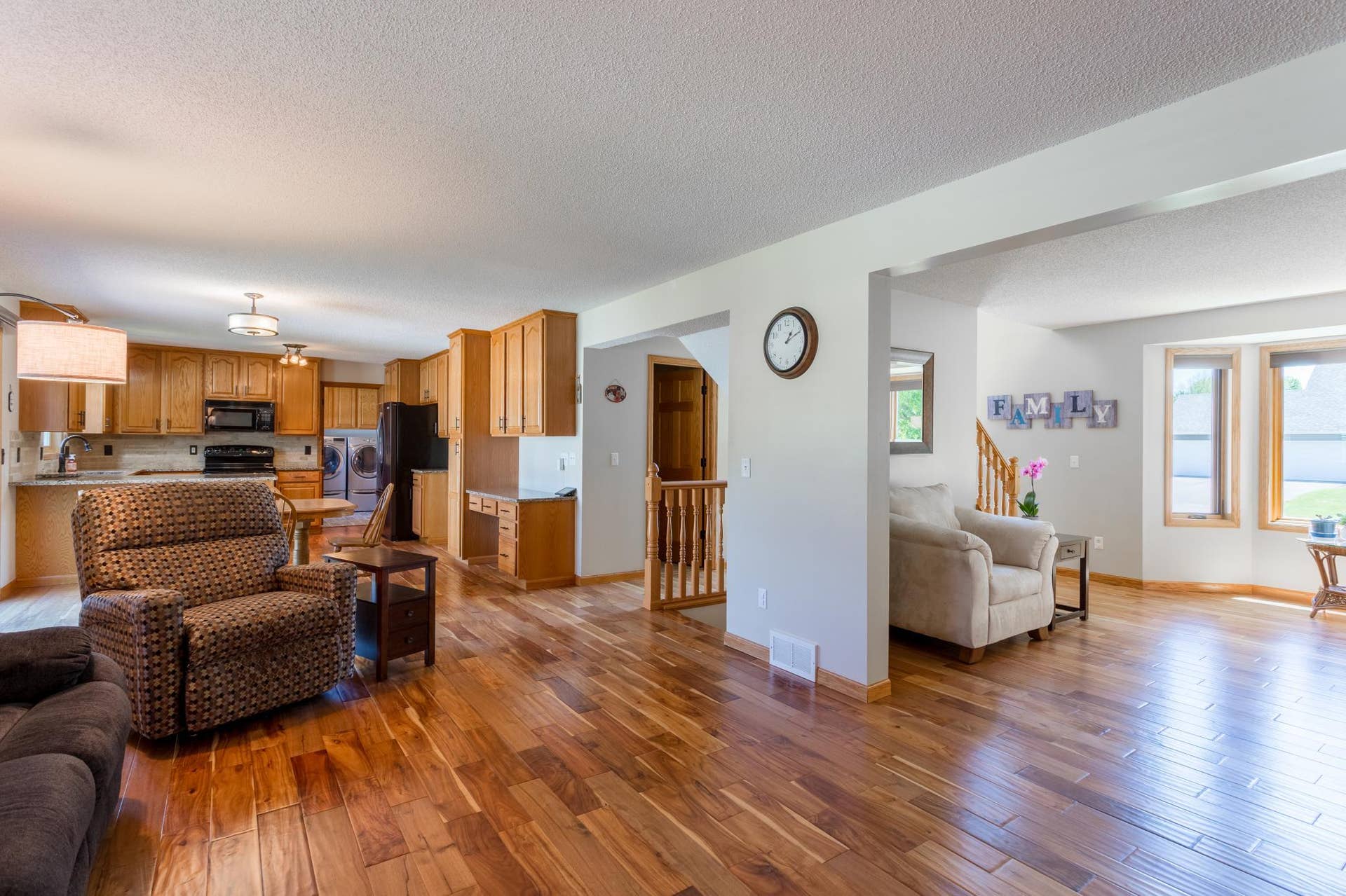 247 Pendryn Hill Circle, Woodbury, MN 55125 247 Pendryn Hill Circle, Woodbury, MN 55125