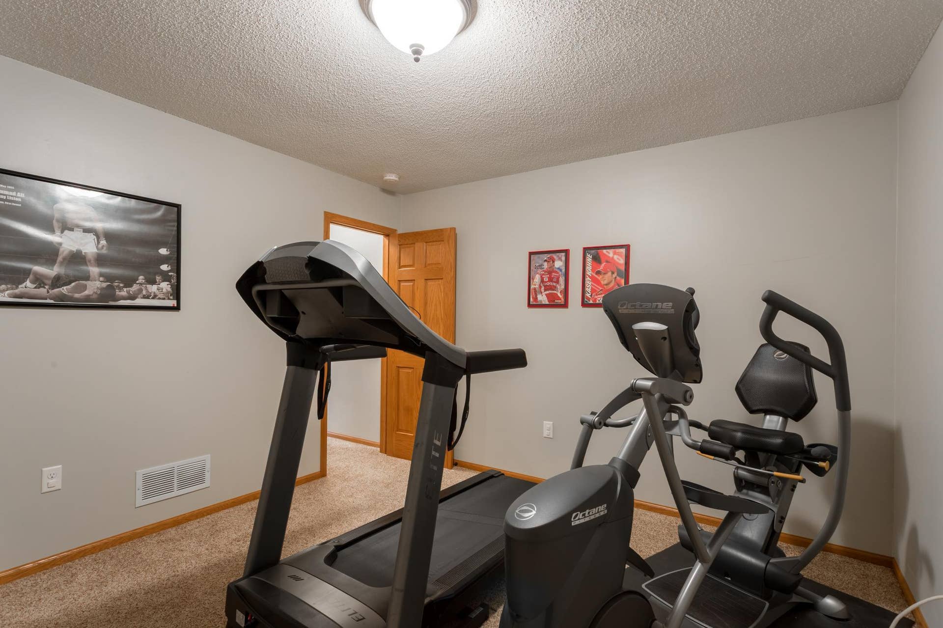 247 Pendryn Hill Circle, Woodbury, MN 55125 247 Pendryn Hill Circle, Woodbury, MN 55125