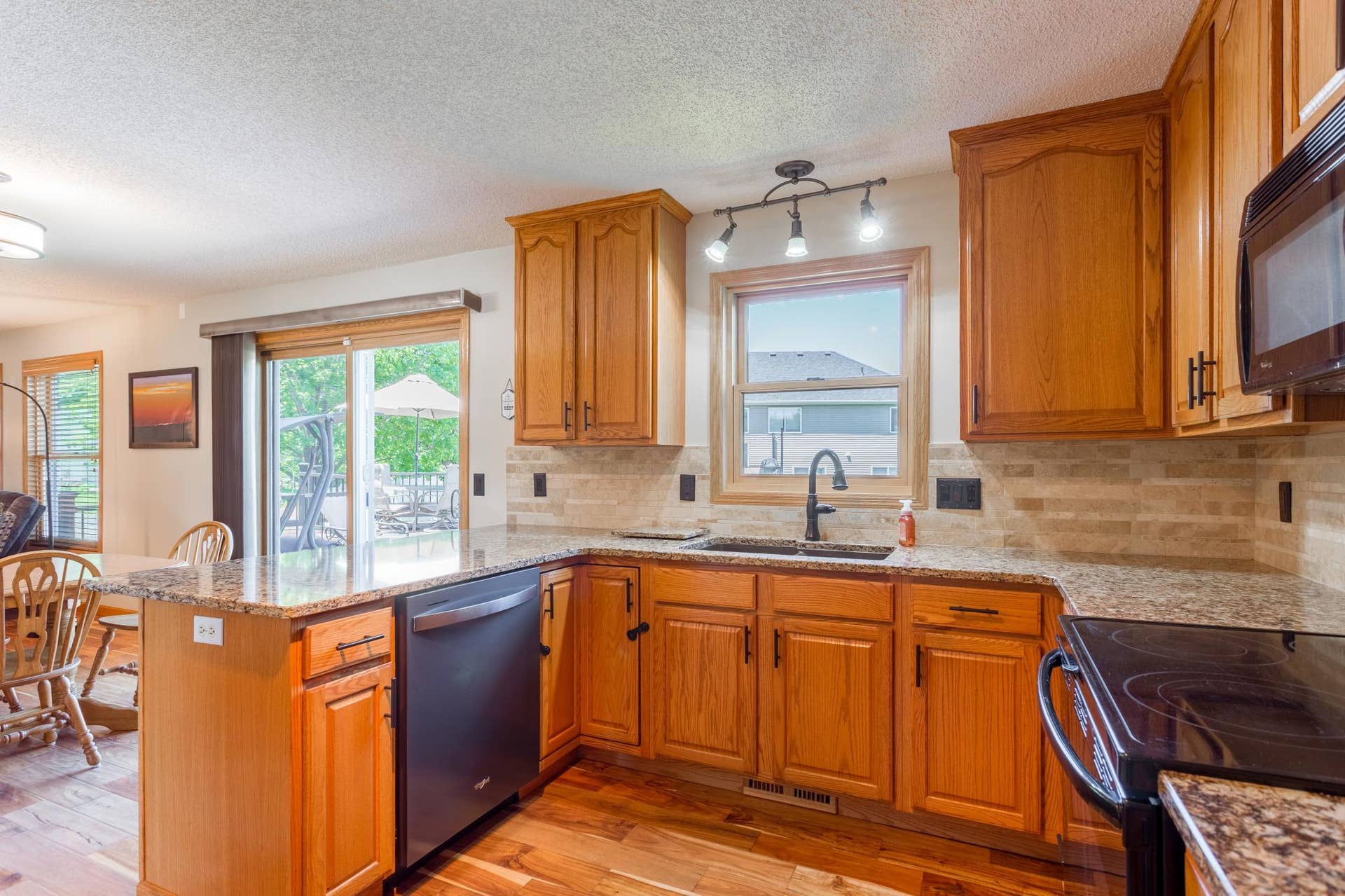 247 Pendryn Hill Circle, Woodbury, MN 55125 247 Pendryn Hill Circle, Woodbury, MN 55125