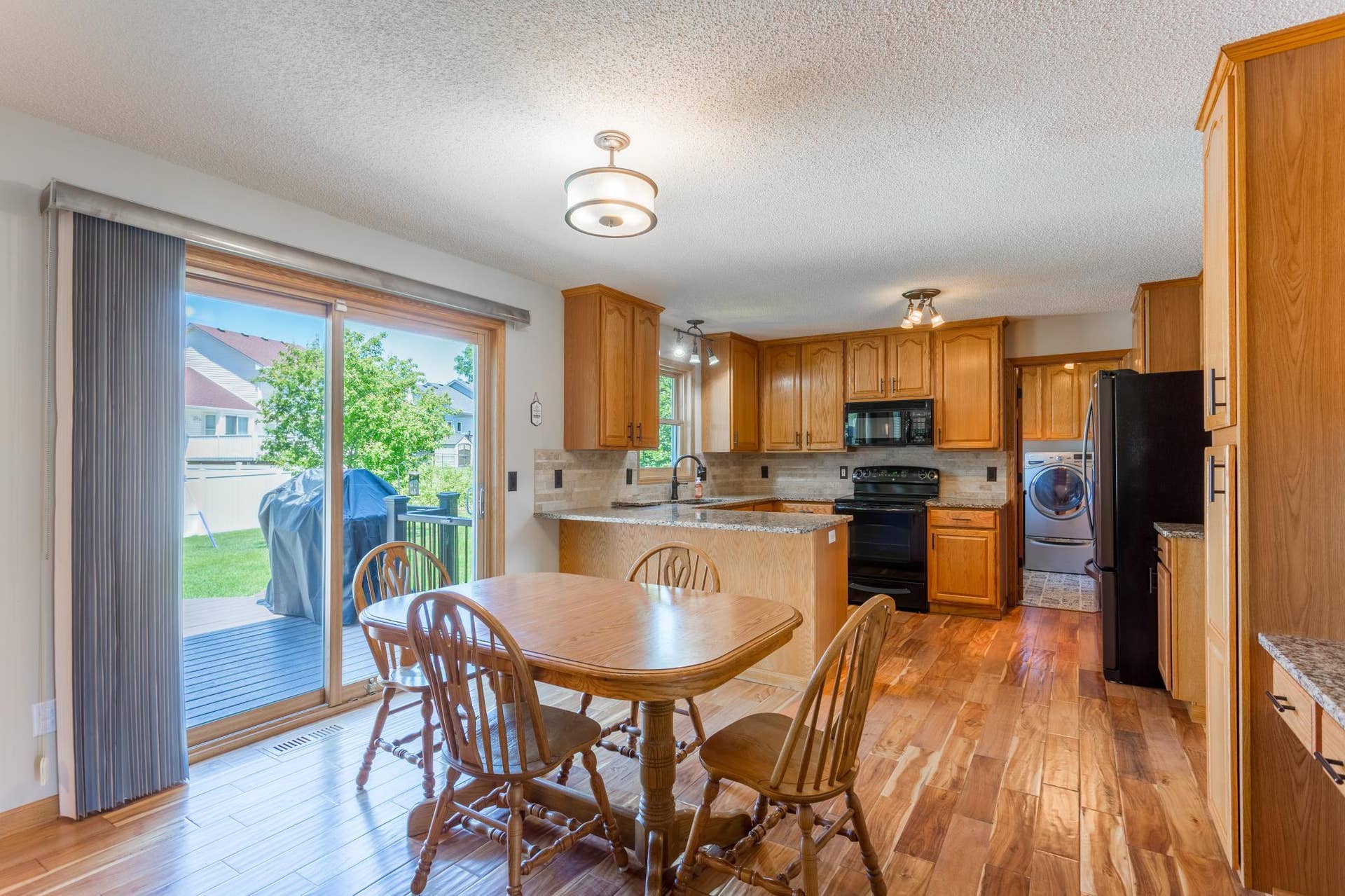 247 Pendryn Hill Circle, Woodbury, MN 55125 247 Pendryn Hill Circle, Woodbury, MN 55125
